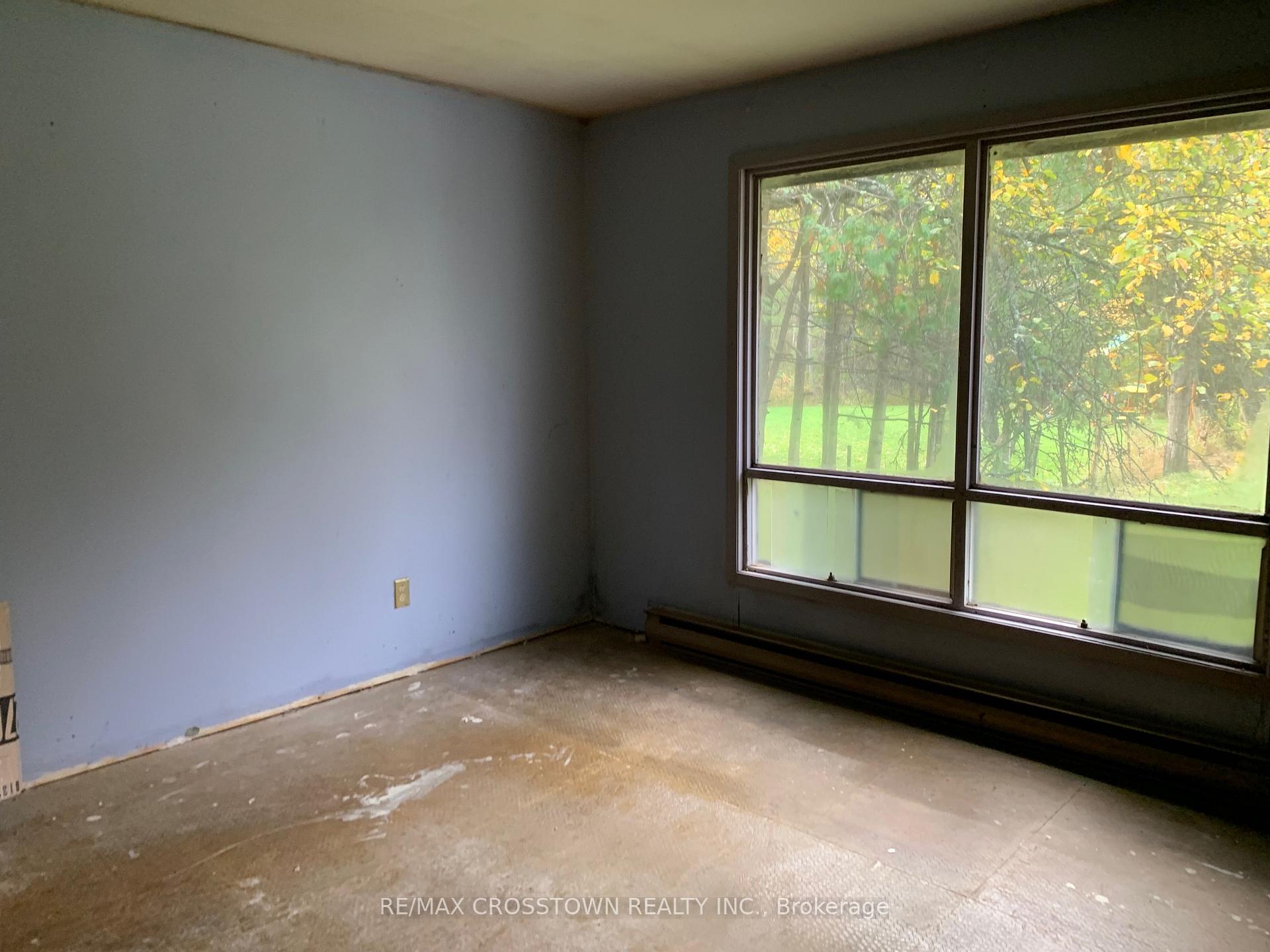 Photo 10 of 1470 Gill Road, Springwater, Rural Springwater — HOMEH