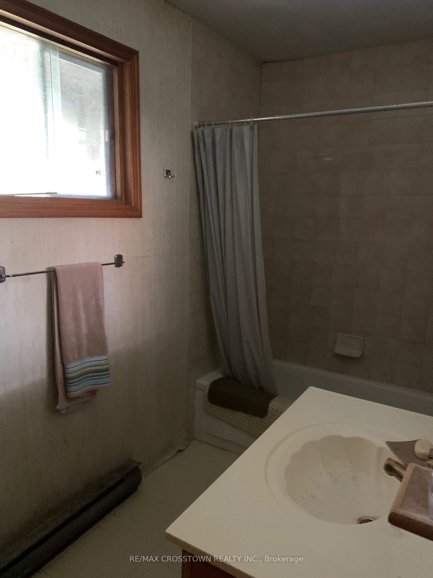 Photo 13 of 1470 Gill Road, Springwater, Rural Springwater — HOMEH