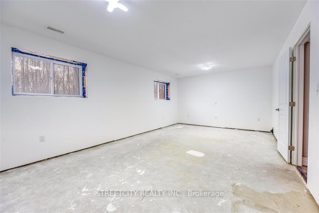 Photo 2 of 657 Winners Circle, St. Clair — HOMEH