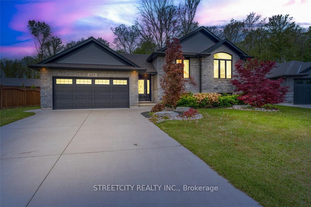 Photo 7 of 657 Winners Circle, St. Clair — HOMEH