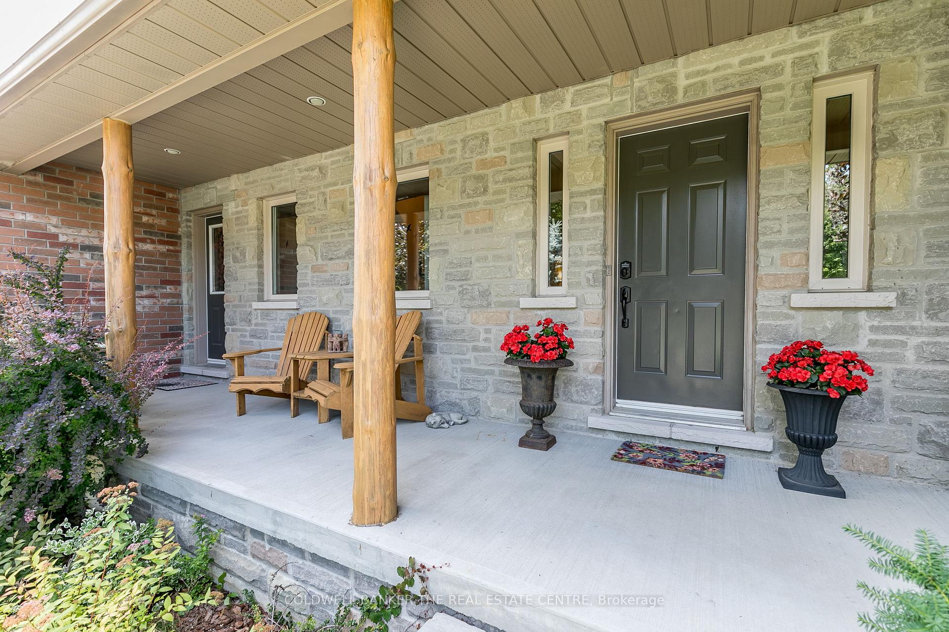 Photo 2 of 35 Reillys Run, Springwater, Minesing — HOMEH