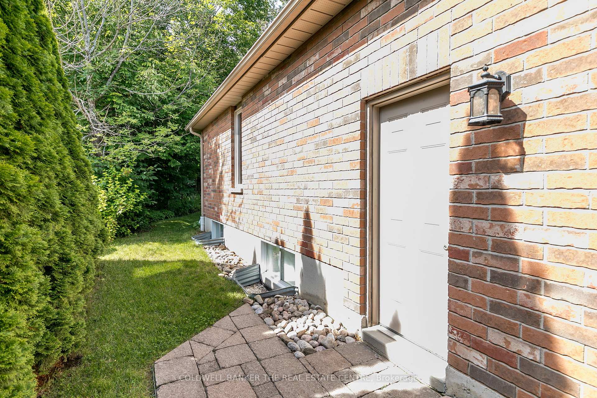 Photo 6 of 35 Reillys Run, Springwater, Minesing — HOMEH