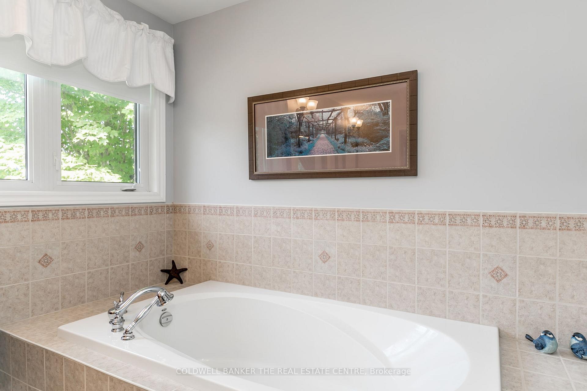 Photo 32 of 35 Reillys Run, Springwater, Minesing — HOMEH