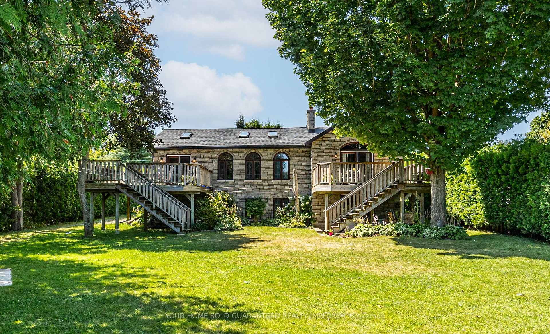 Front of 1041 Primrose Lane