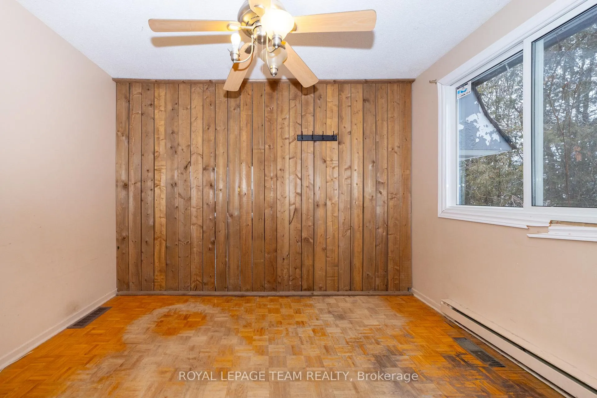 Photo 16 of 7 Coolbrook Cr, Ottawa, Munster — HOMEH