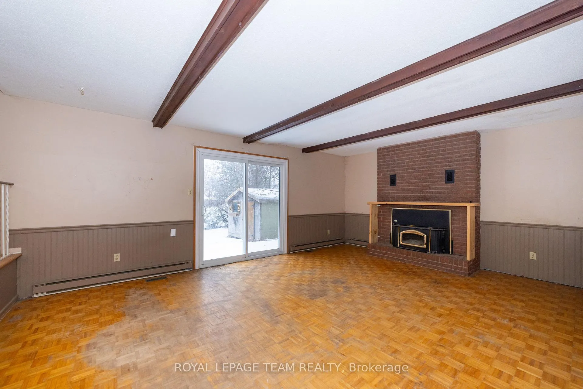Photo 18 of 7 Coolbrook Cr, Ottawa, Munster — HOMEH