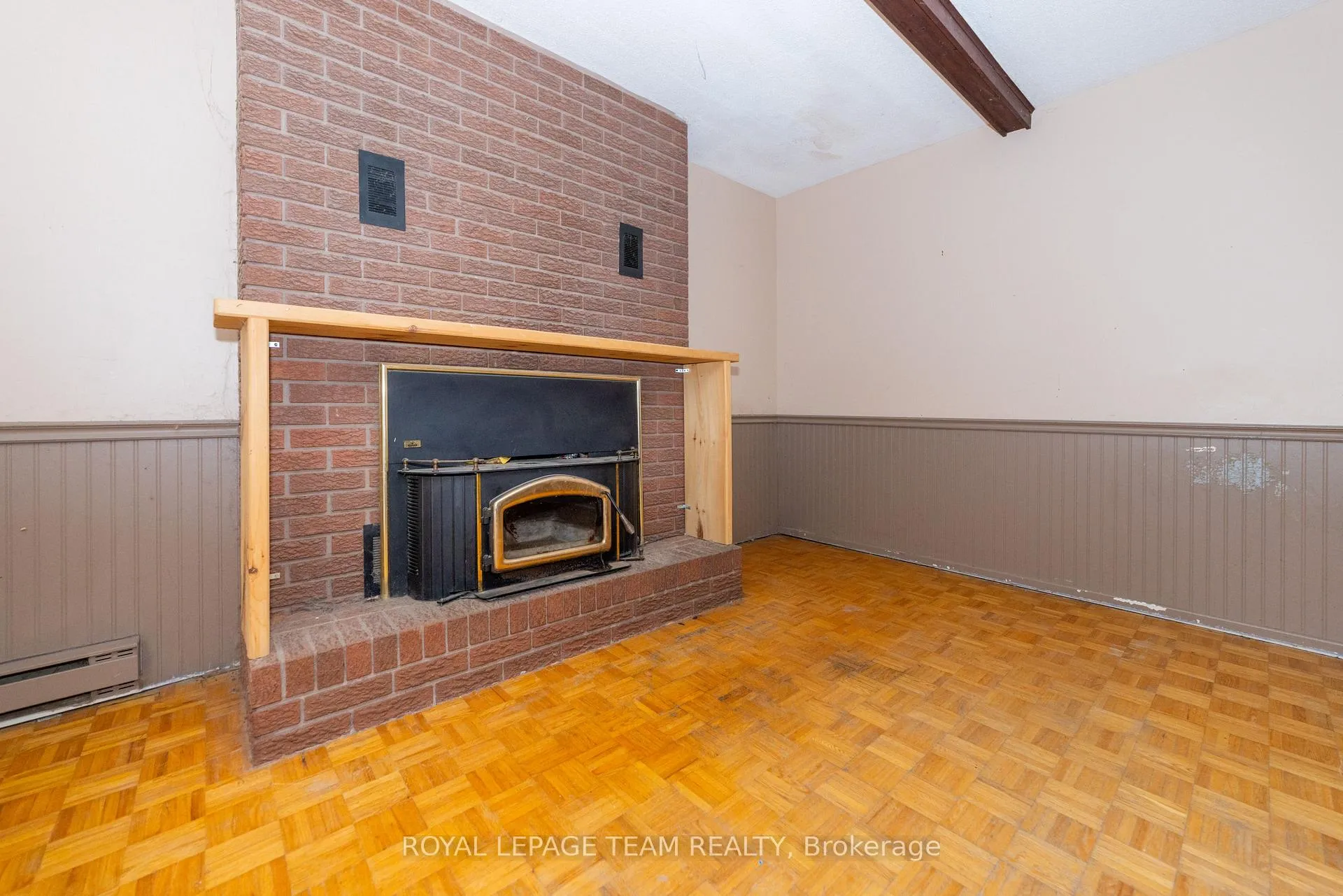Photo 20 of 7 Coolbrook Cr, Ottawa, Munster — HOMEH
