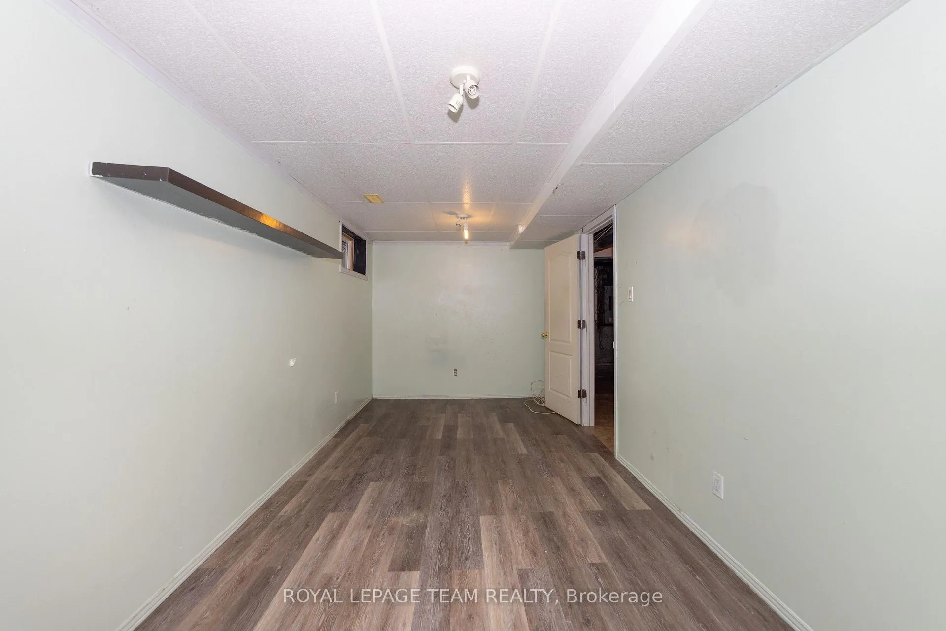 Photo 37 of 7 Coolbrook Cr, Ottawa, Munster — HOMEH
