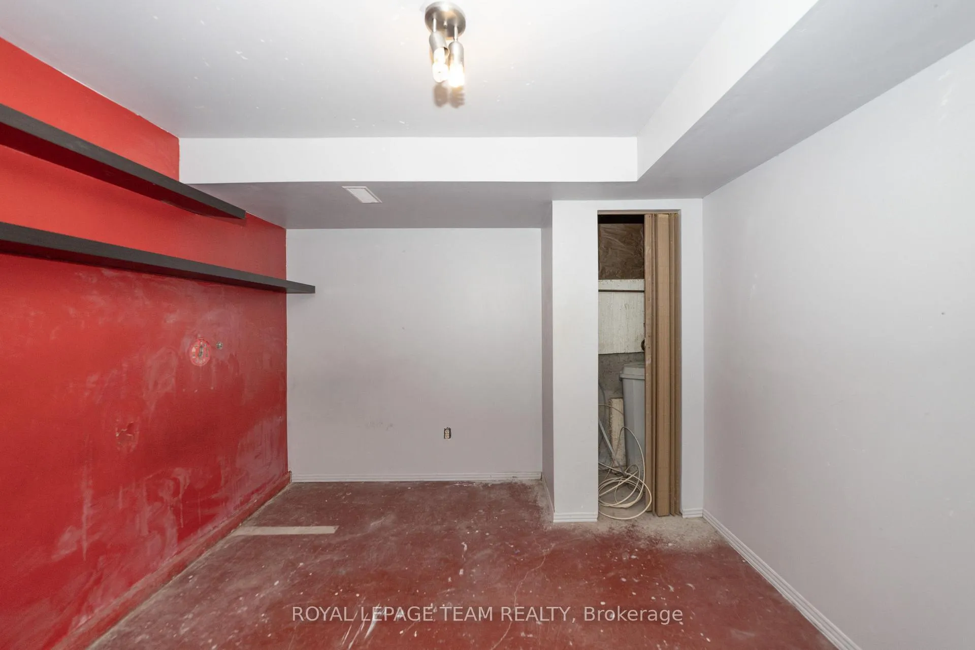 Photo 38 of 7 Coolbrook Cr, Ottawa, Munster — HOMEH