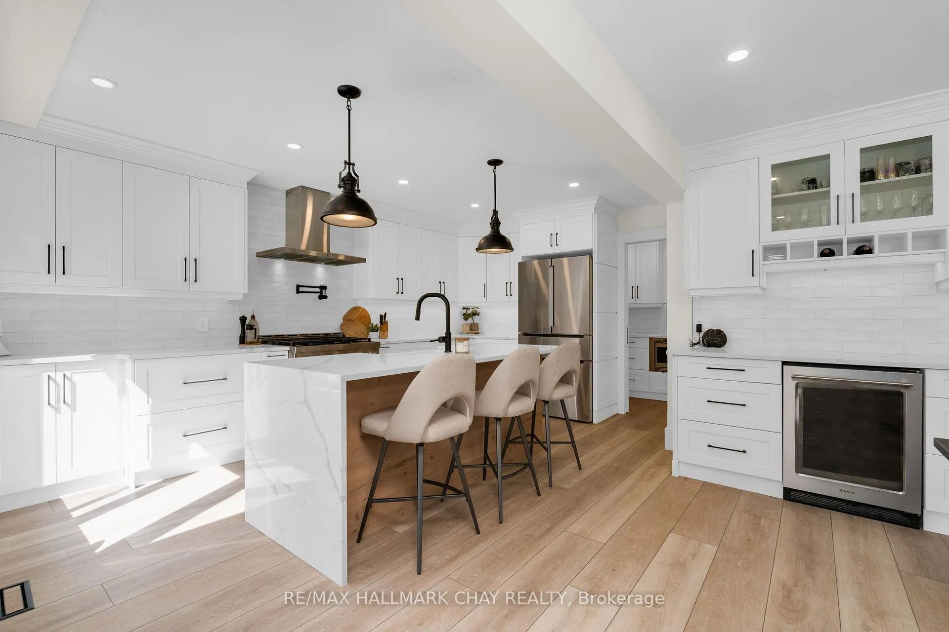 Photo 8 of 3 Heatherwood Drive, Springwater, Midhurst — HOMEH