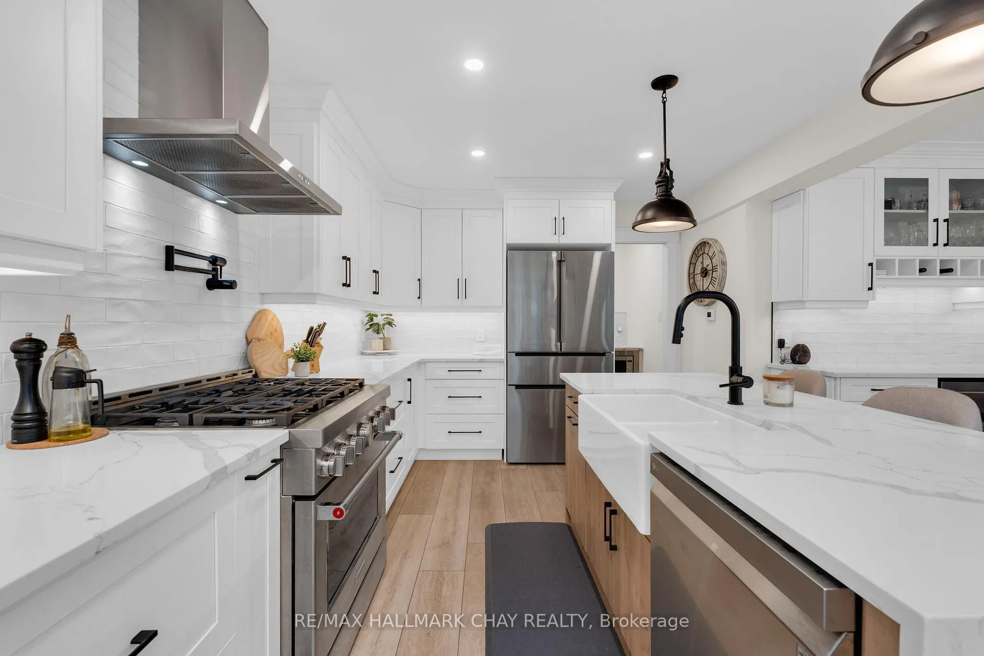 Photo 11 of 3 Heatherwood Drive, Springwater, Midhurst — HOMEH