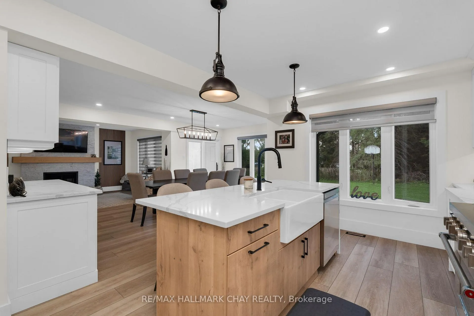 Photo 12 of 3 Heatherwood Drive, Springwater, Midhurst — HOMEH