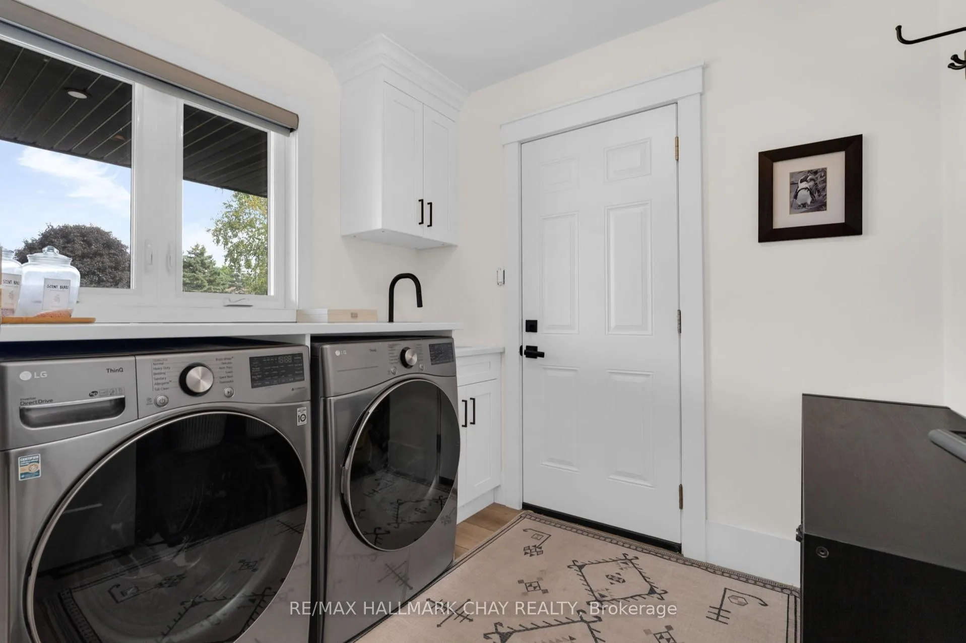 Photo 15 of 3 Heatherwood Drive, Springwater, Midhurst — HOMEH