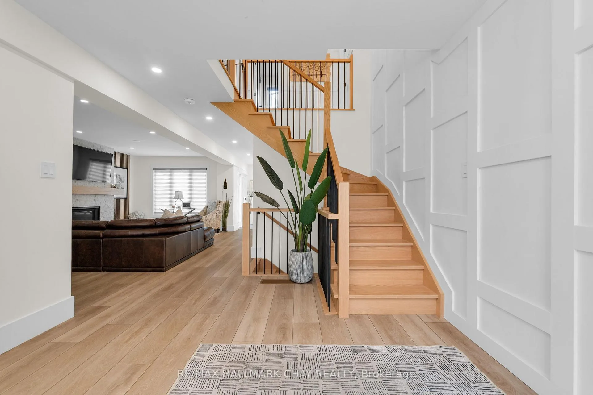 Photo 17 of 3 Heatherwood Drive, Springwater, Midhurst — HOMEH