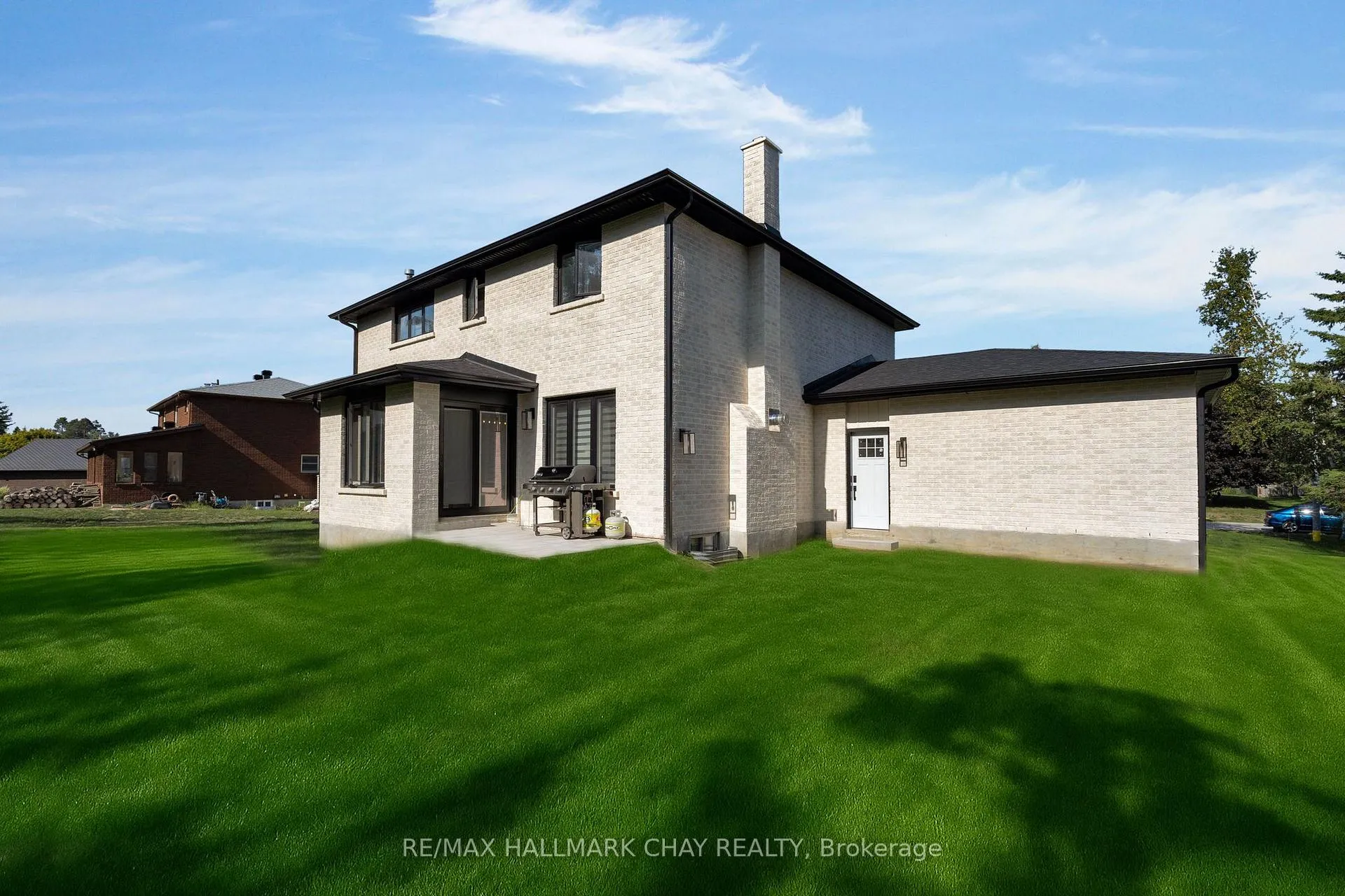 Photo 26 of 3 Heatherwood Drive, Springwater, Midhurst — HOMEH