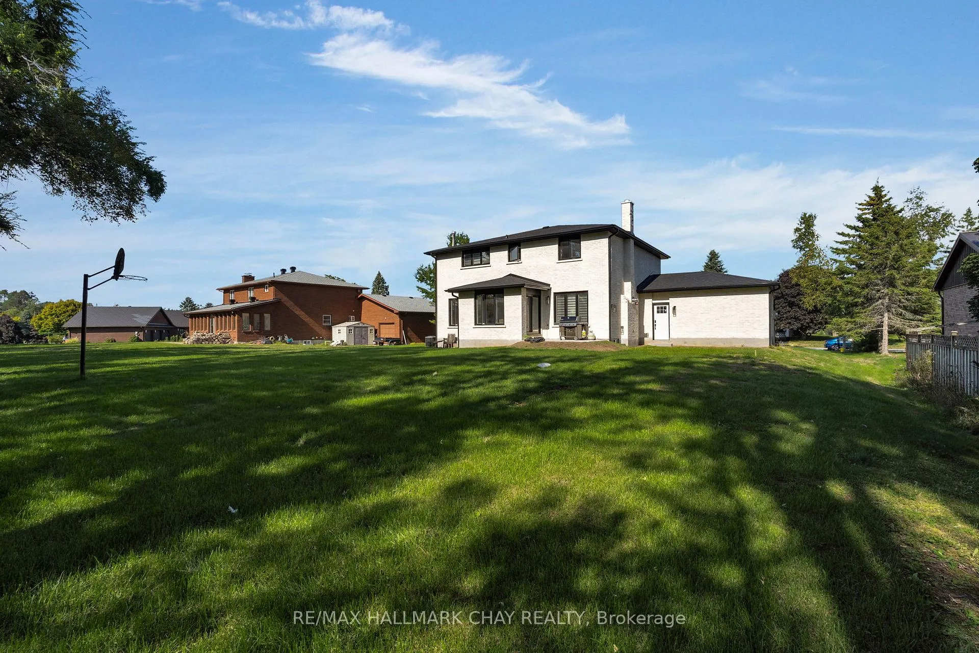 Photo 29 of 3 Heatherwood Drive, Springwater, Midhurst — HOMEH