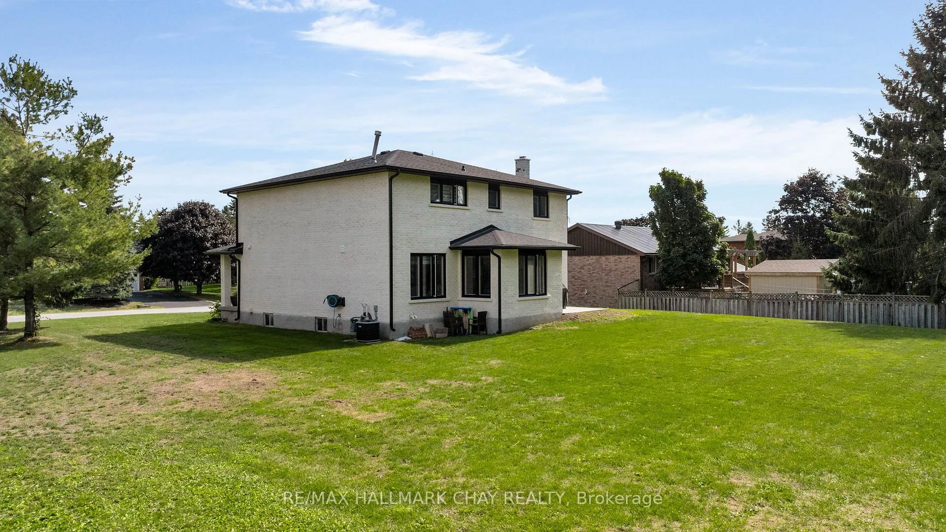 Photo 30 of 3 Heatherwood Drive, Springwater, Midhurst — HOMEH