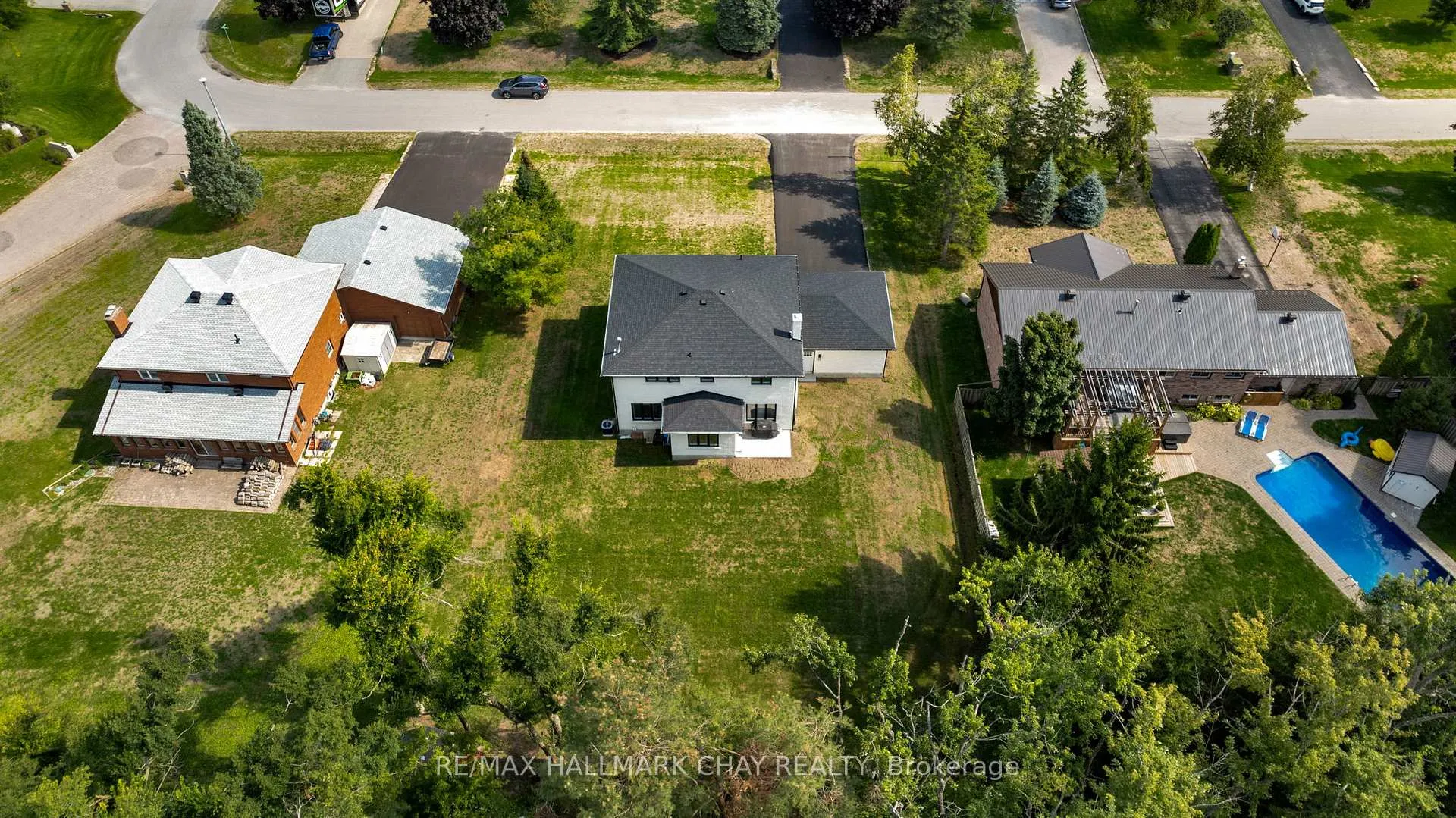 Photo 31 of 3 Heatherwood Drive, Springwater, Midhurst — HOMEH