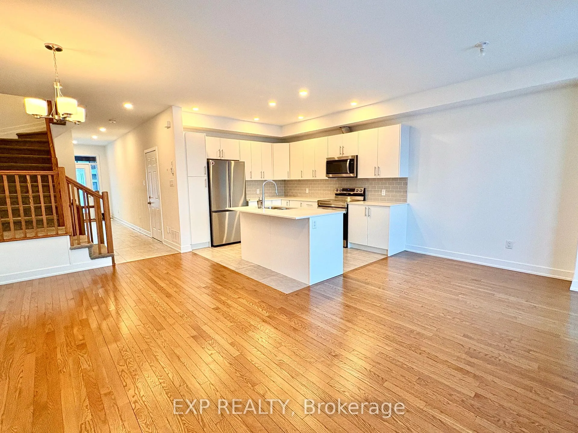 Photo 8 of 261 Finsbury Avenue, Ottawa, Stittsville (South) — HOMEH
