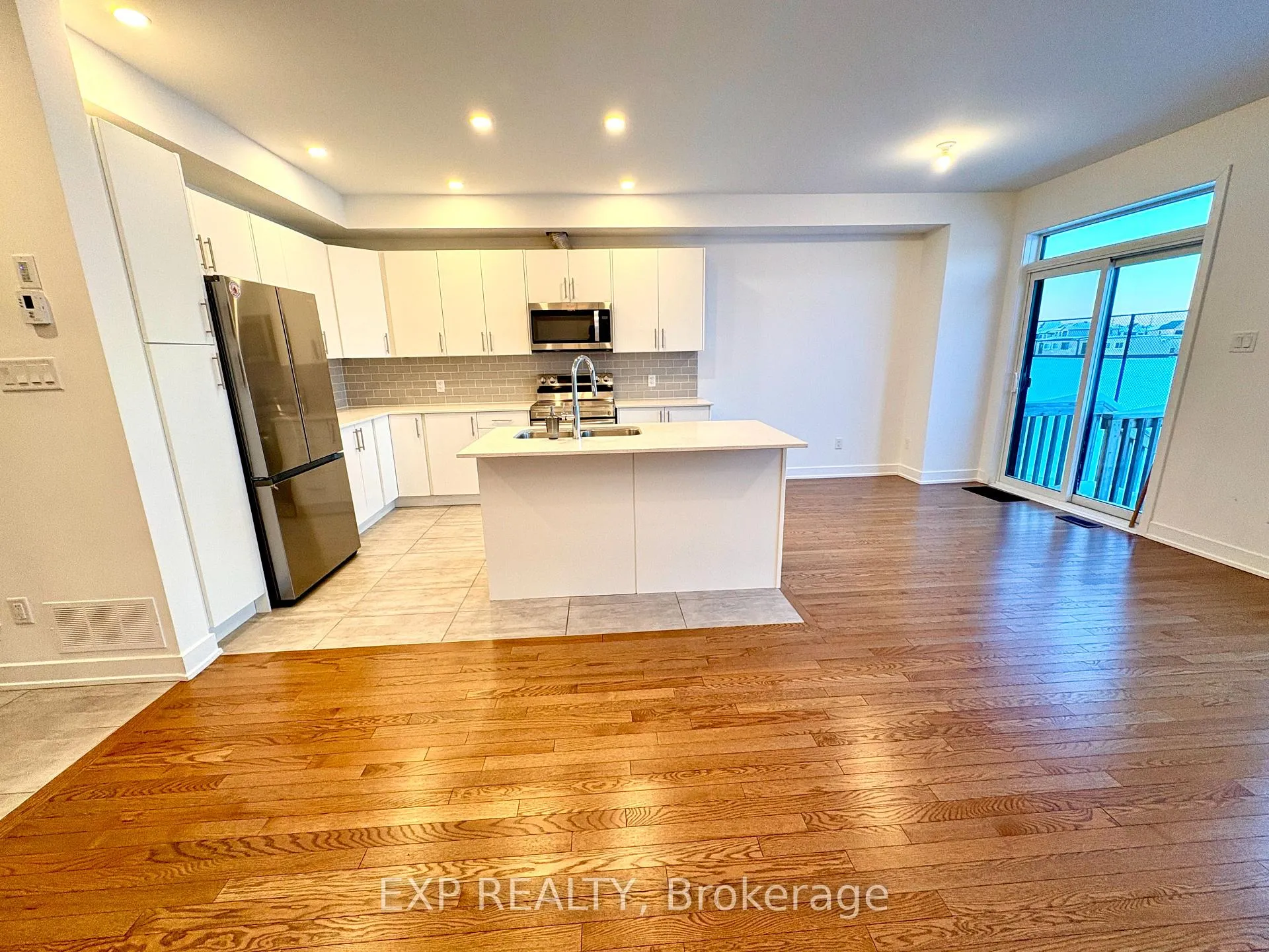 Photo 9 of 261 Finsbury Avenue, Ottawa, Stittsville (South) — HOMEH