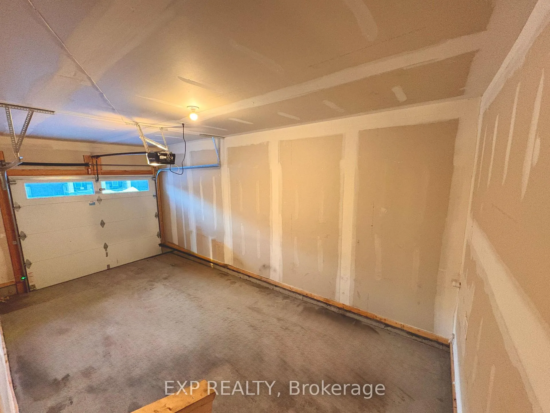 Photo 34 of 261 Finsbury Avenue, Ottawa, Stittsville (South) — HOMEH