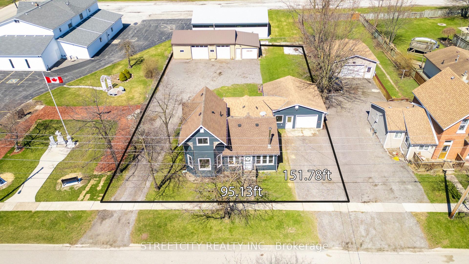 Photo 4 of 2406 Jane Street, St. Clair — HOMEH