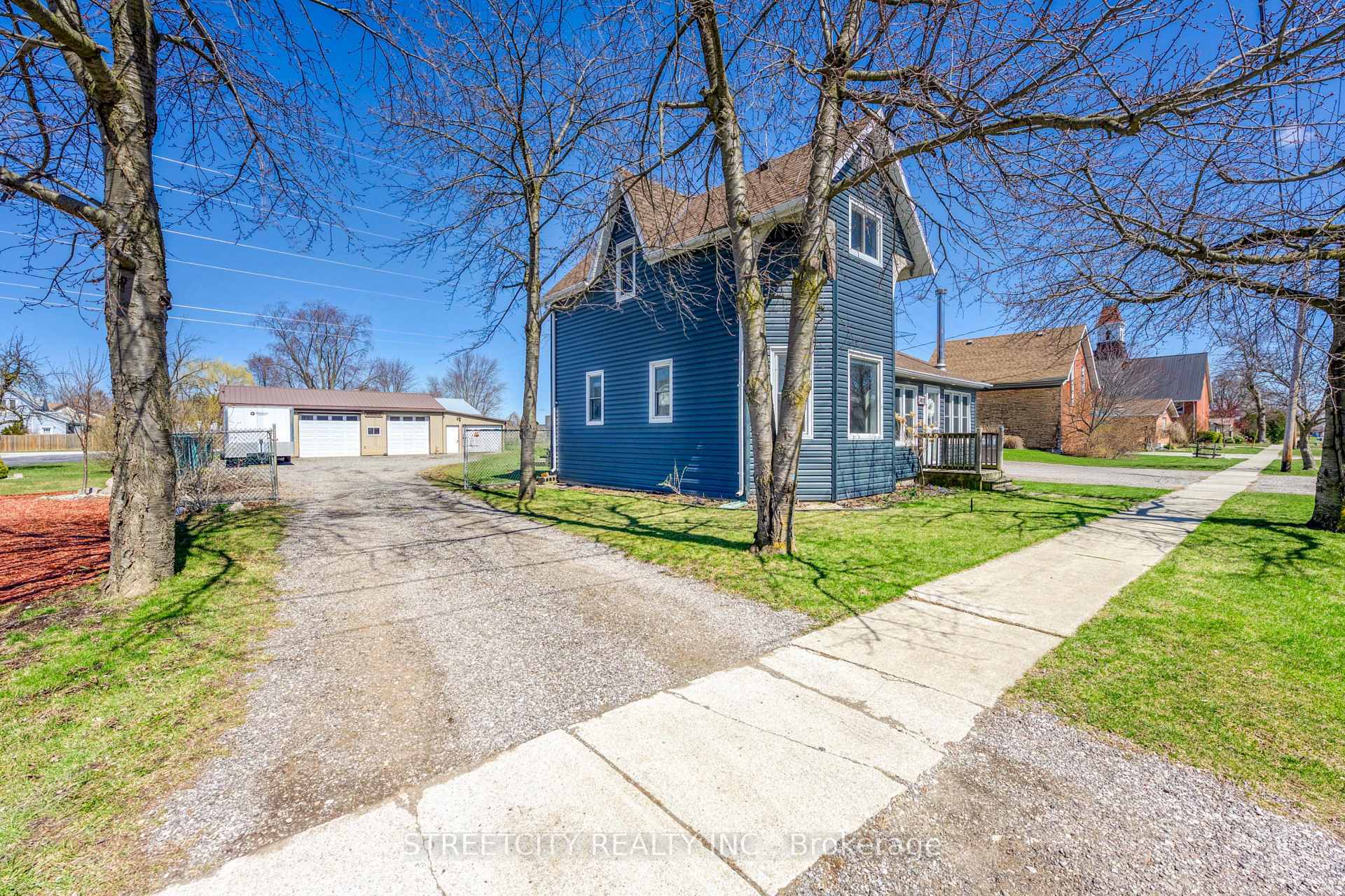 Photo 5 of 2406 Jane Street, St. Clair — HOMEH