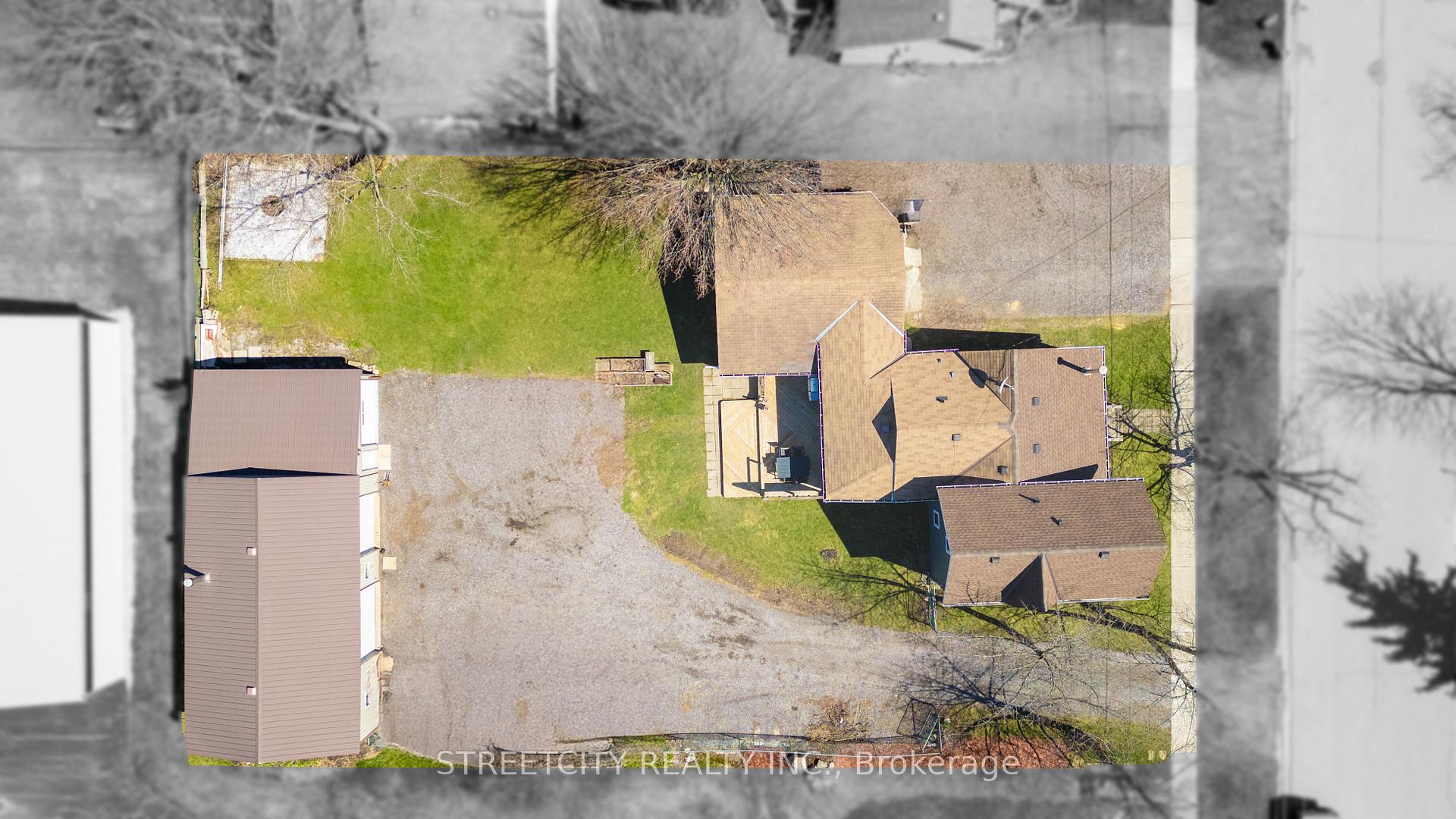 Photo 6 of 2406 Jane Street, St. Clair — HOMEH