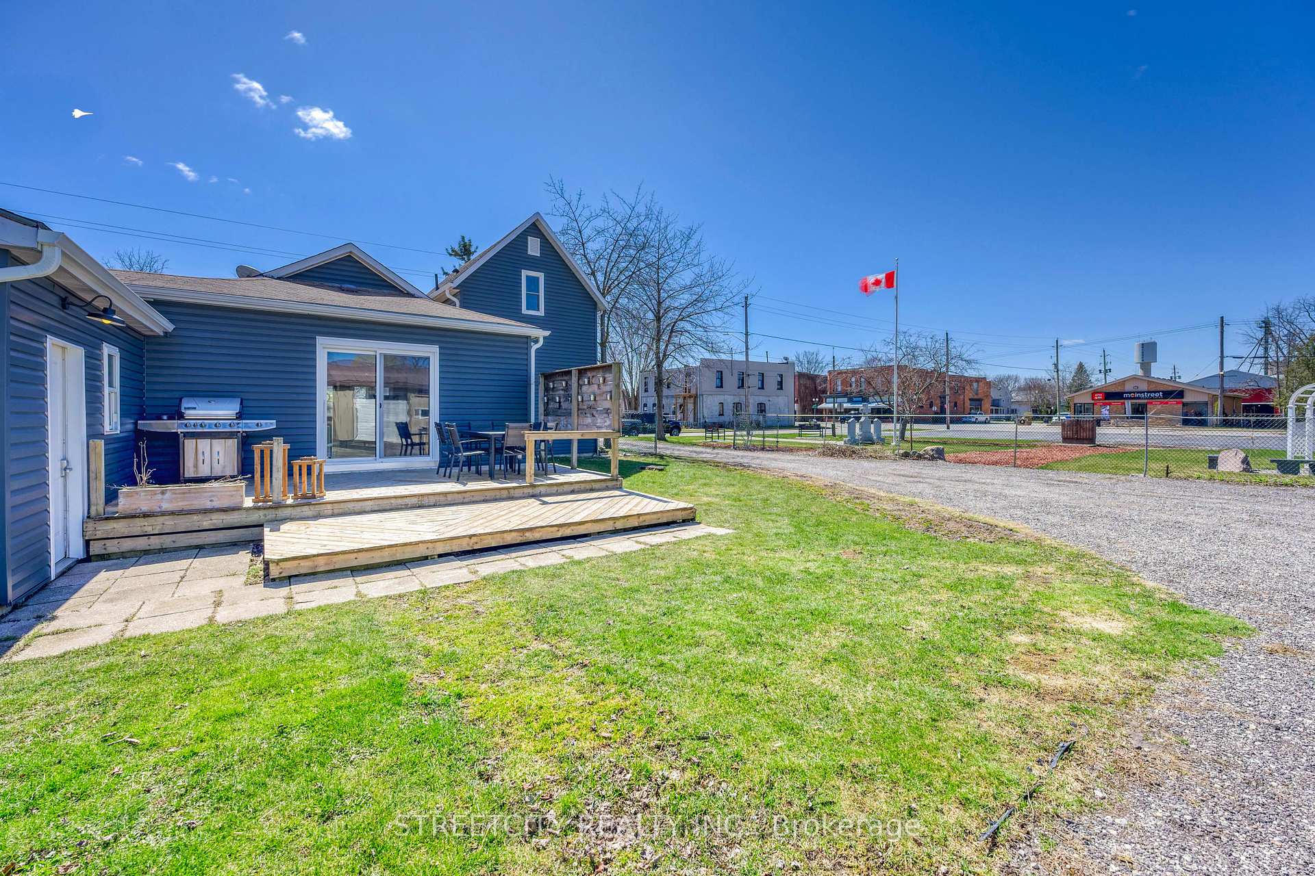 Photo 9 of 2406 Jane Street, St. Clair — HOMEH