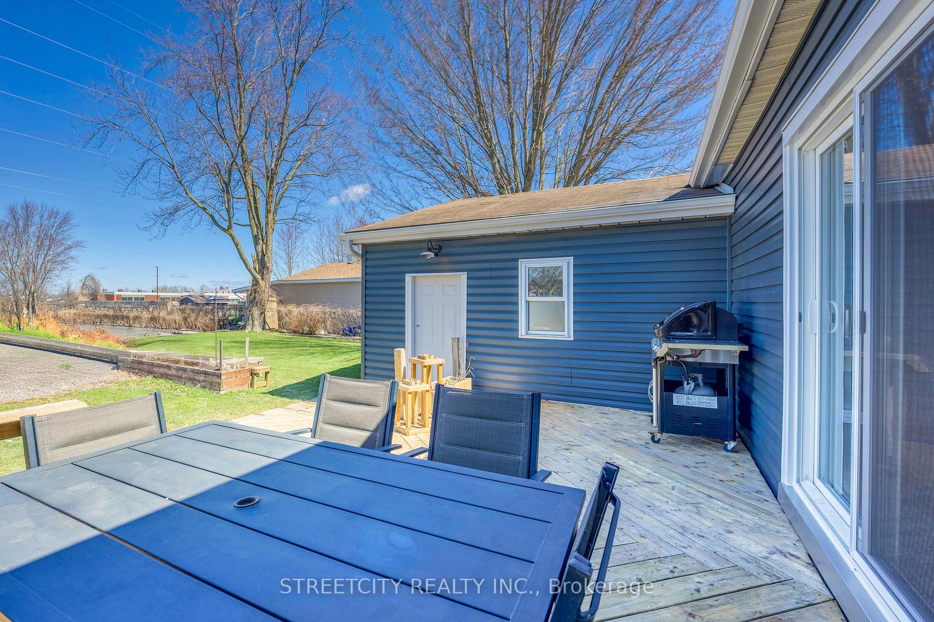 Photo 11 of 2406 Jane Street, St. Clair — HOMEH