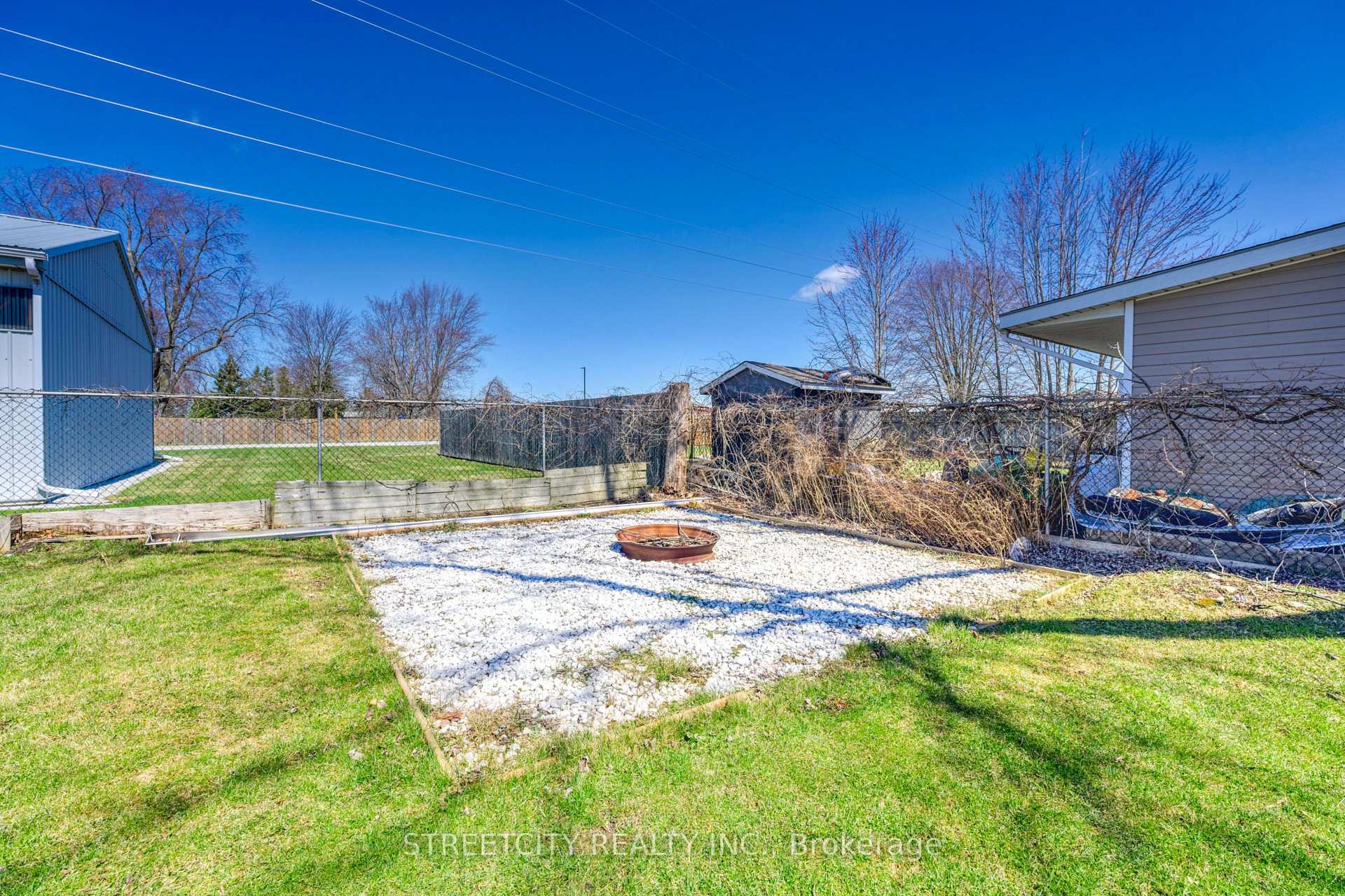 Photo 14 of 2406 Jane Street, St. Clair — HOMEH