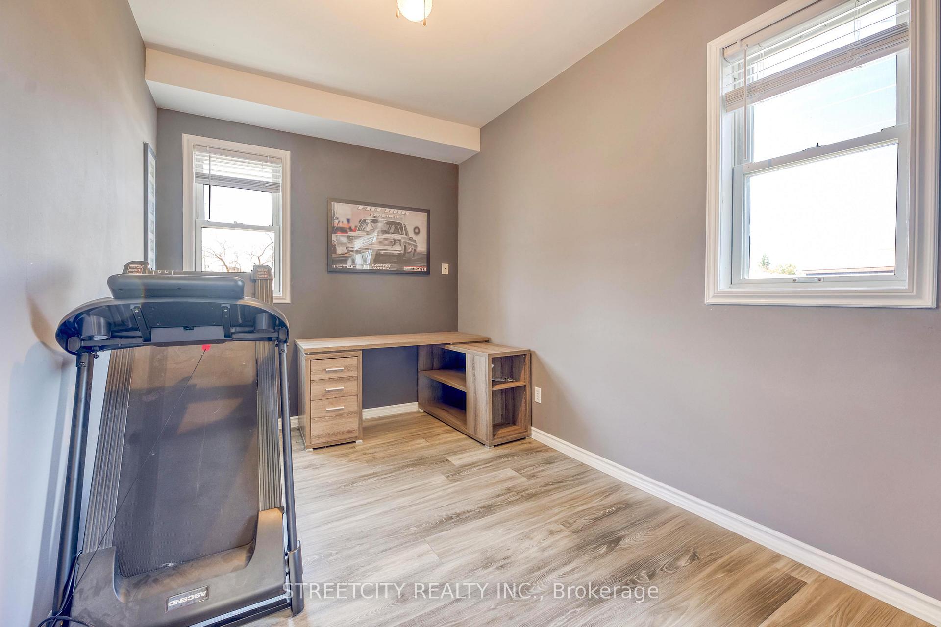 Photo 25 of 2406 Jane Street, St. Clair — HOMEH