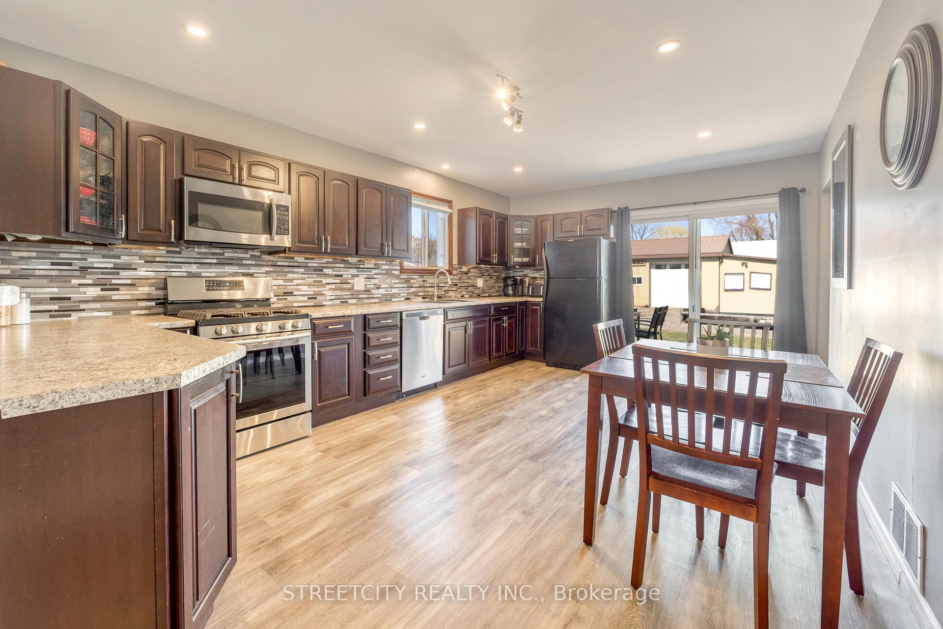 Photo 27 of 2406 Jane Street, St. Clair — HOMEH