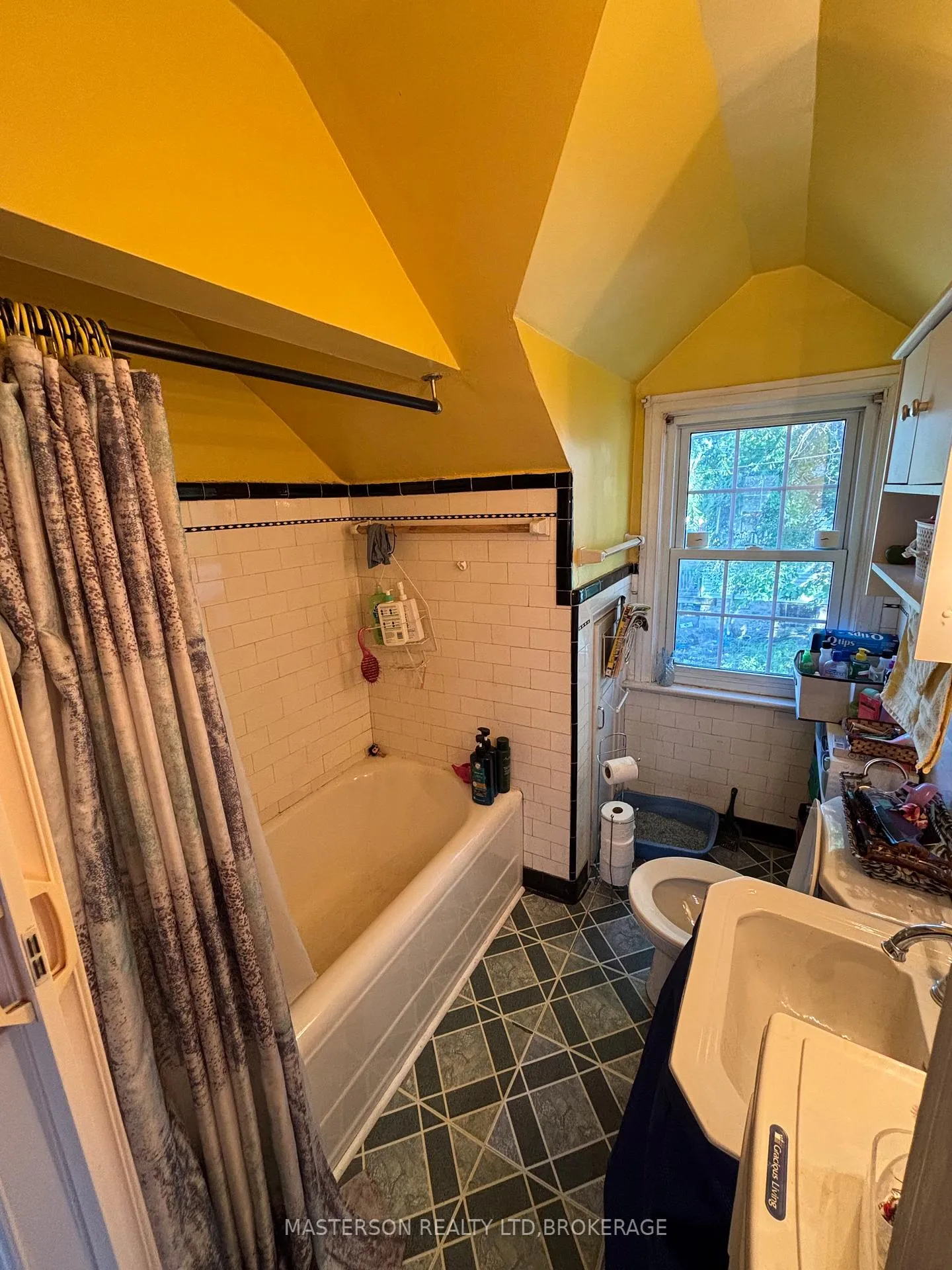 Photo 19 of 12 Chestnut Street E, St. Catharines, Oakdale — HOMEH
