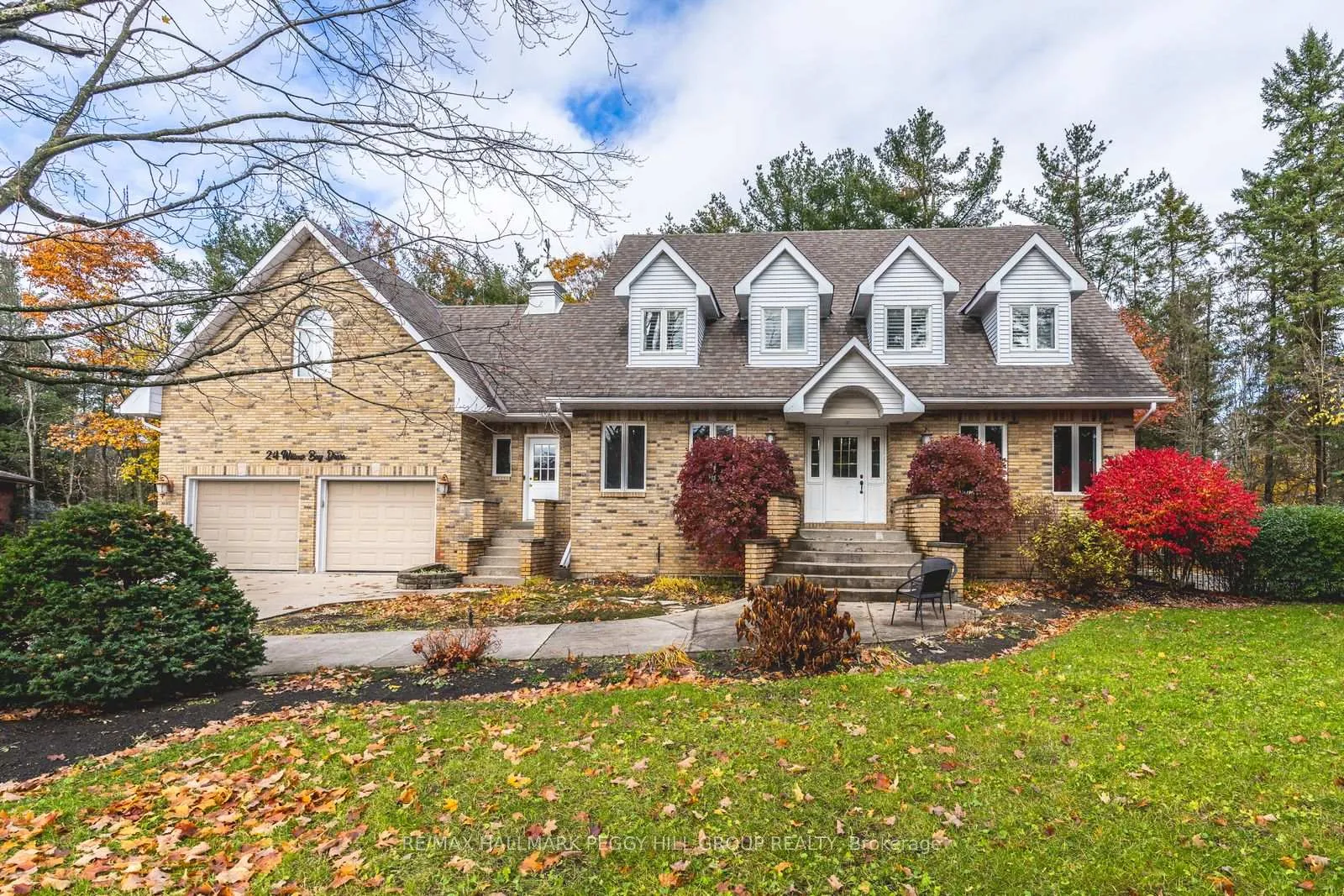 Photo 1 of 24 Willow Bay Drive, Springwater, Midhurst — HOMEH