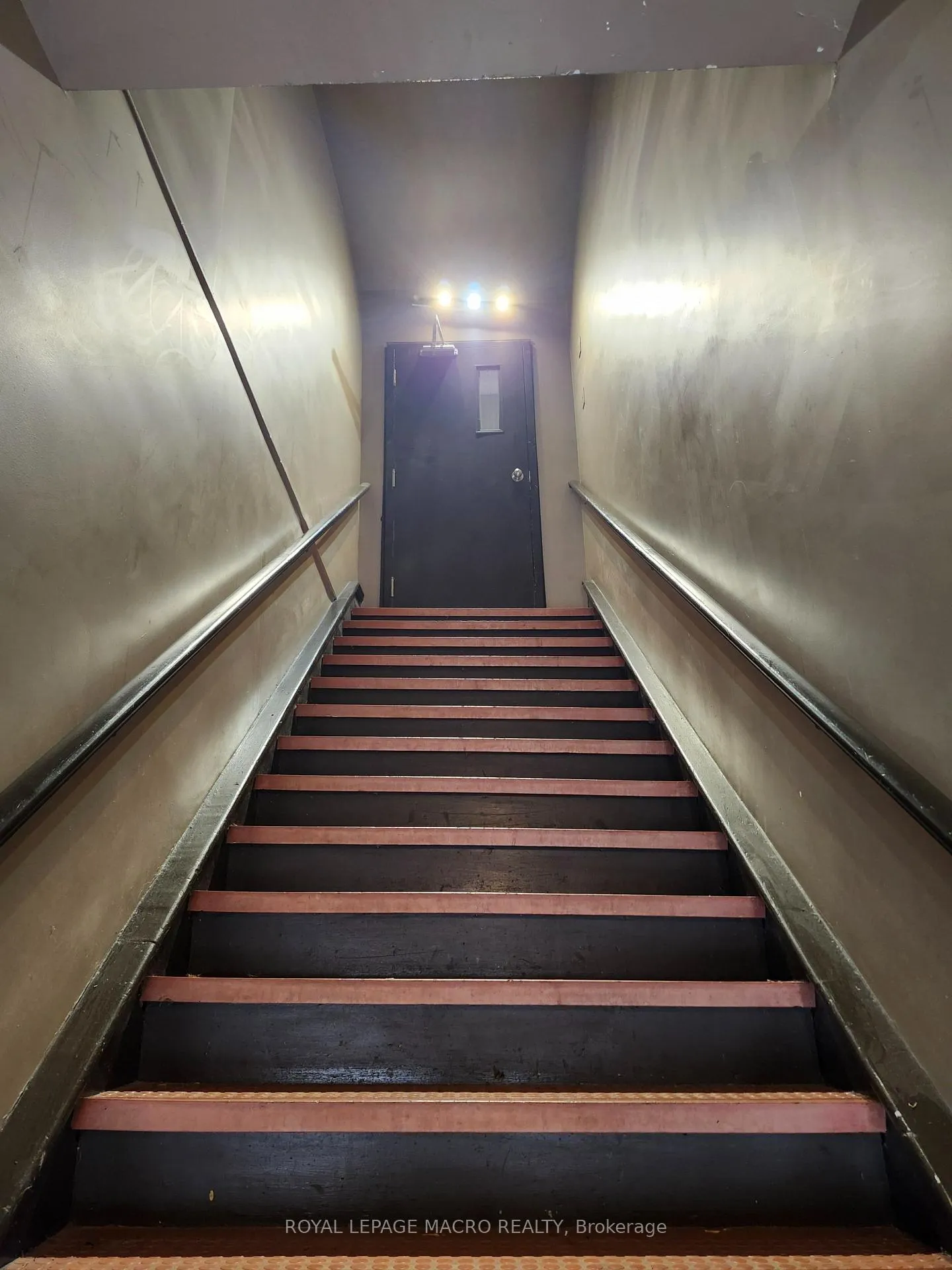 Photo 3 of Unit 2A, 118 St. Paul Street, St. Catharines, Downtown — HOMEH