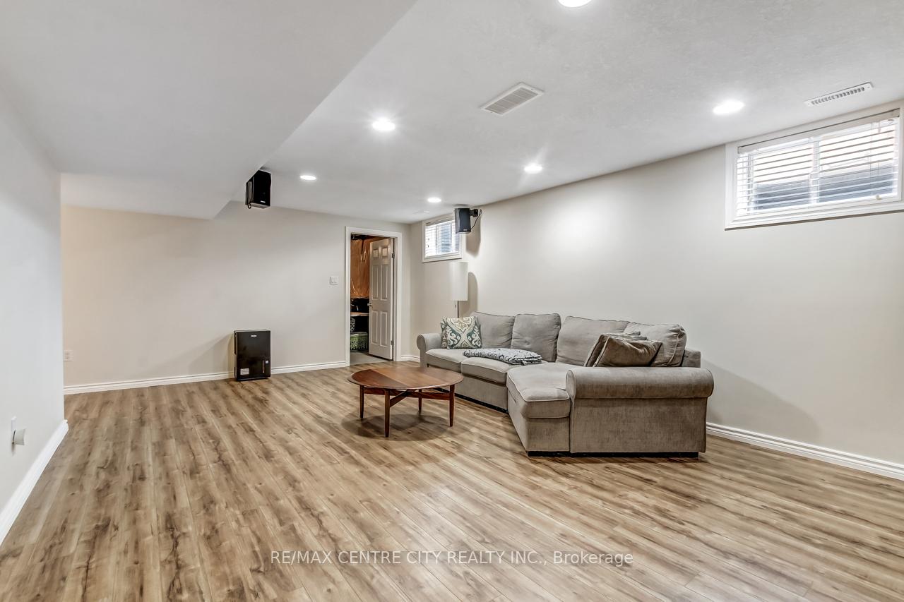 Photo 16 of 5 Faith Boulevard, St. Thomas — HOMEH