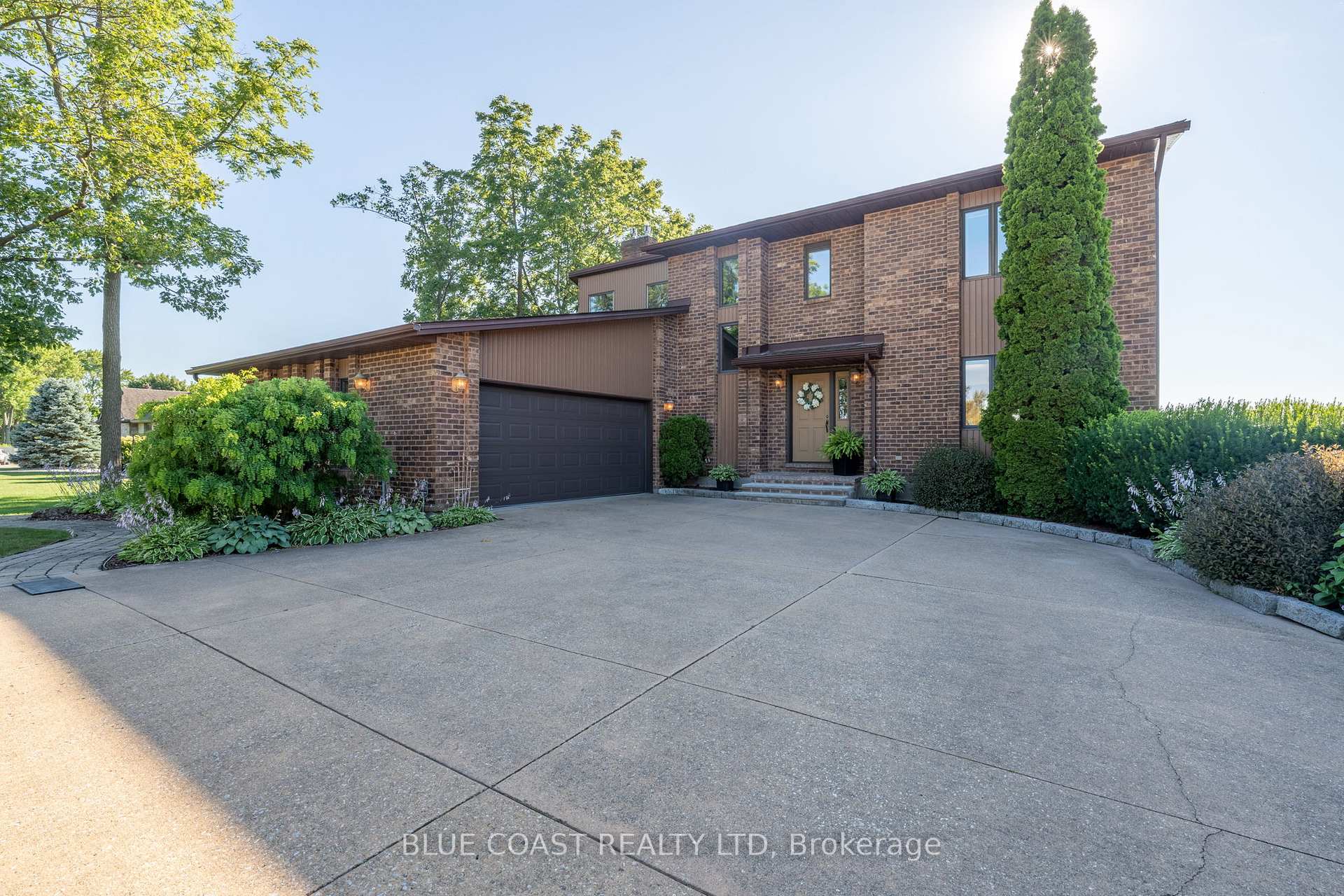 Photo 1 of 1031 St Clair Parkway, St. Clair — HOMEH