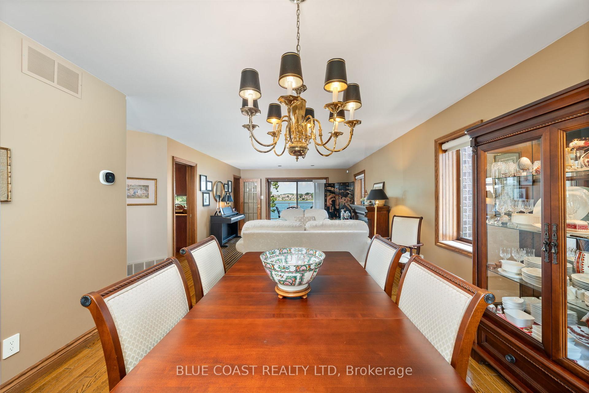 Photo 4 of 1031 St Clair Parkway, St. Clair — HOMEH