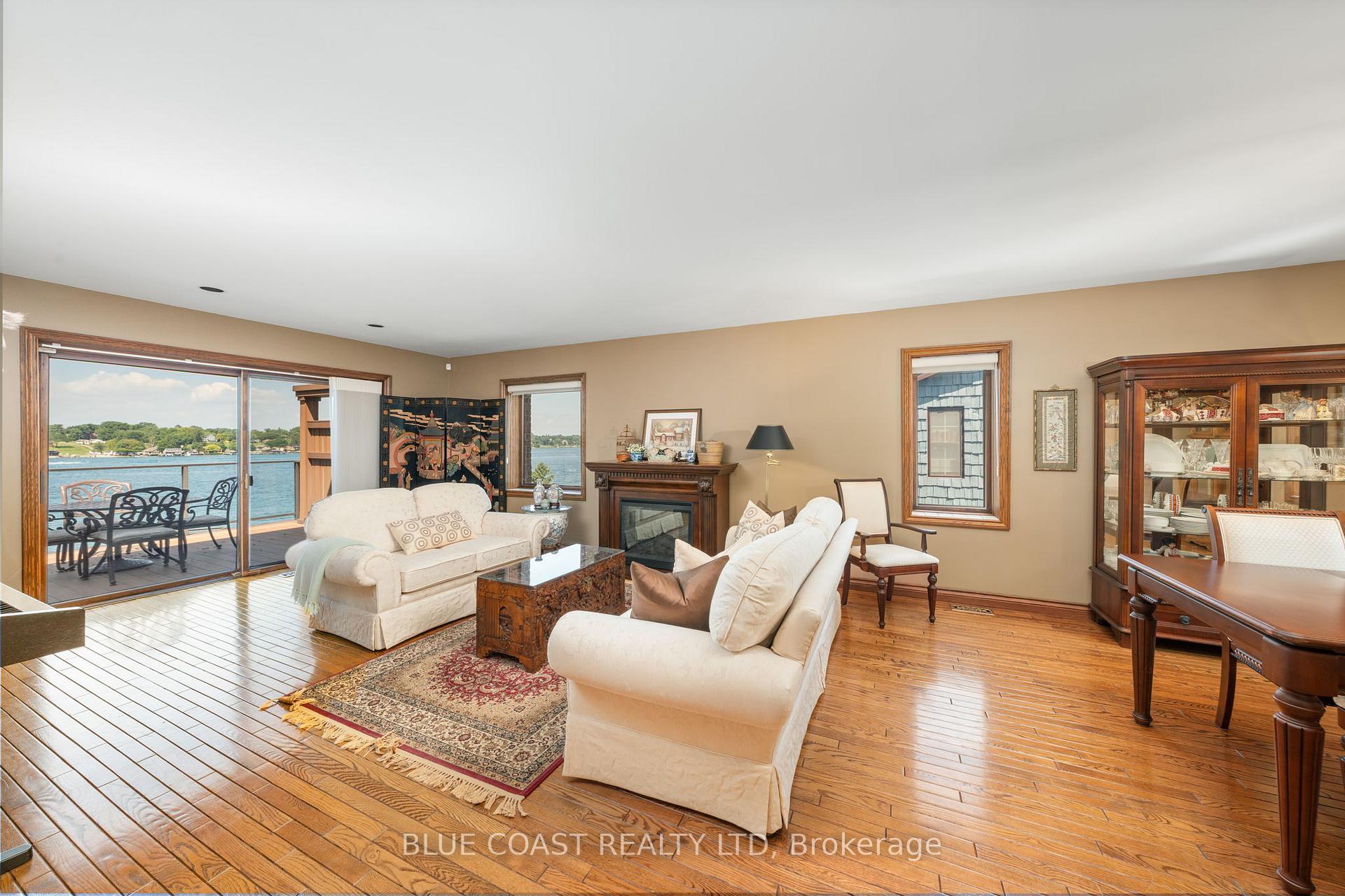 Photo 5 of 1031 St Clair Parkway, St. Clair — HOMEH