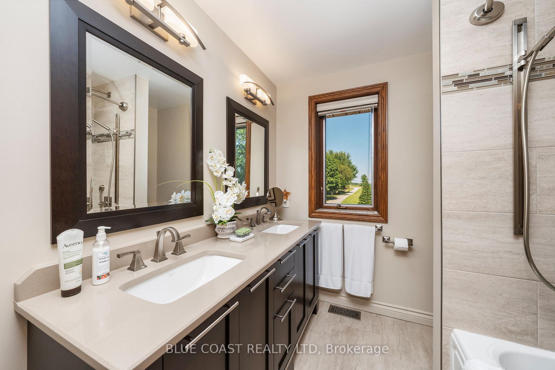 Photo 26 of 1031 St Clair Parkway, St. Clair — HOMEH
