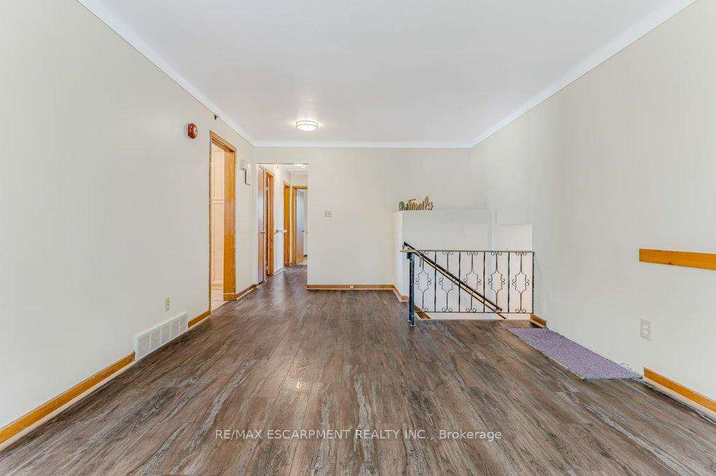 Photo 9 of 12 Shoreline Drive, St. Catharines, Lakeshore — HOMEH