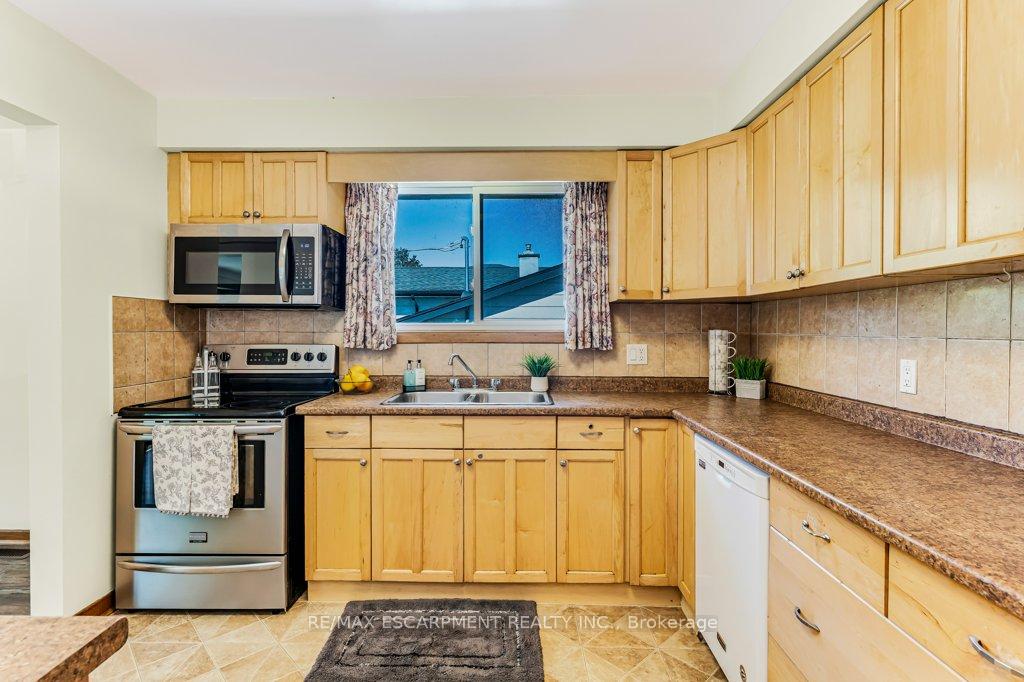 Photo 14 of 12 Shoreline Drive, St. Catharines, Lakeshore — HOMEH