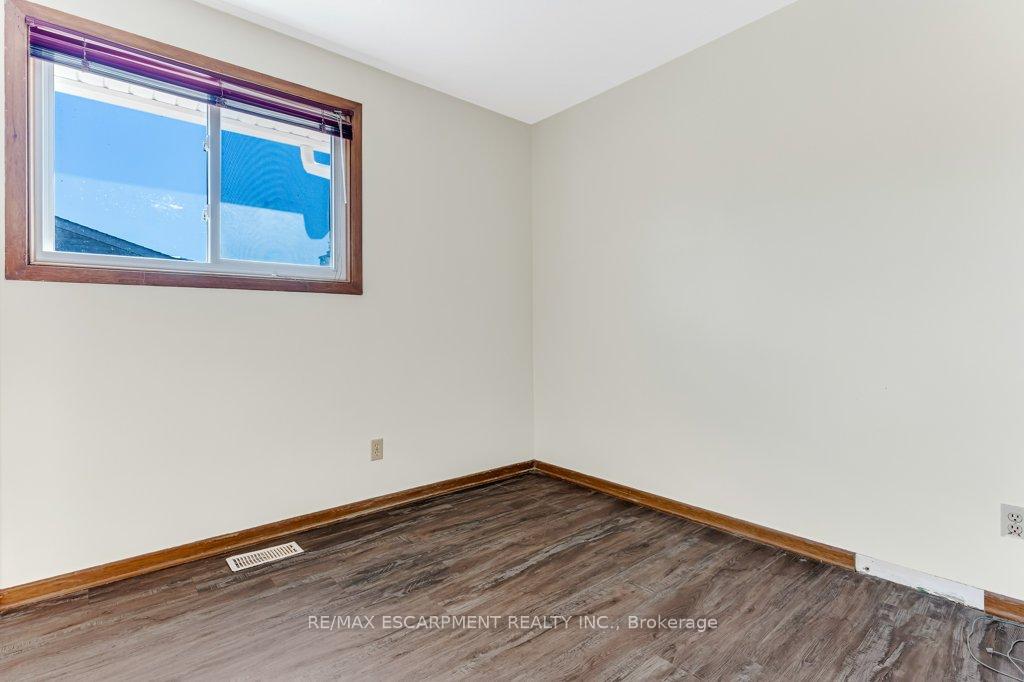 Photo 16 of 12 Shoreline Drive, St. Catharines, Lakeshore — HOMEH