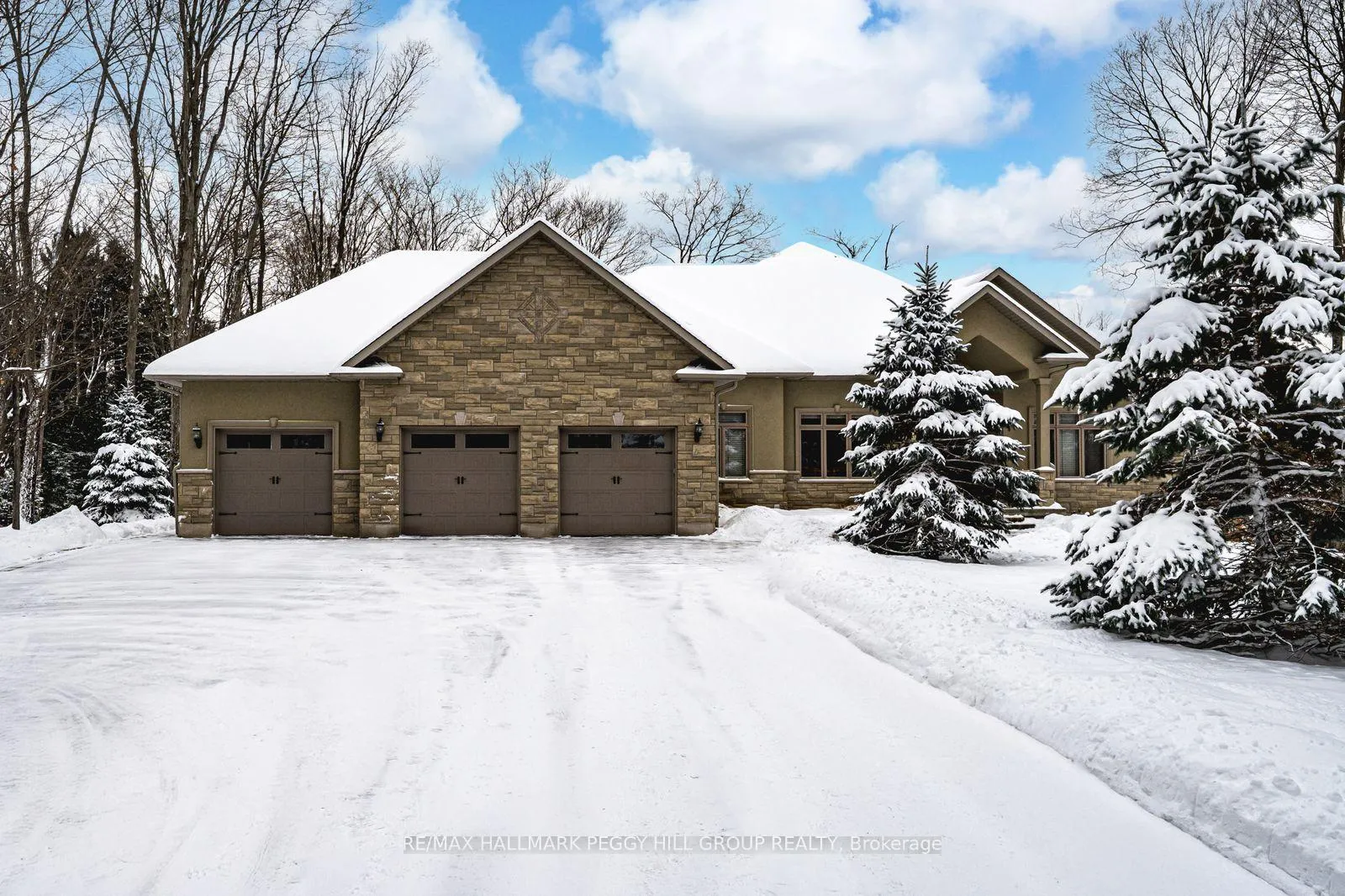 Photo 1 of 32 Gallagher Crescent, Springwater, Midhurst — HOMEH