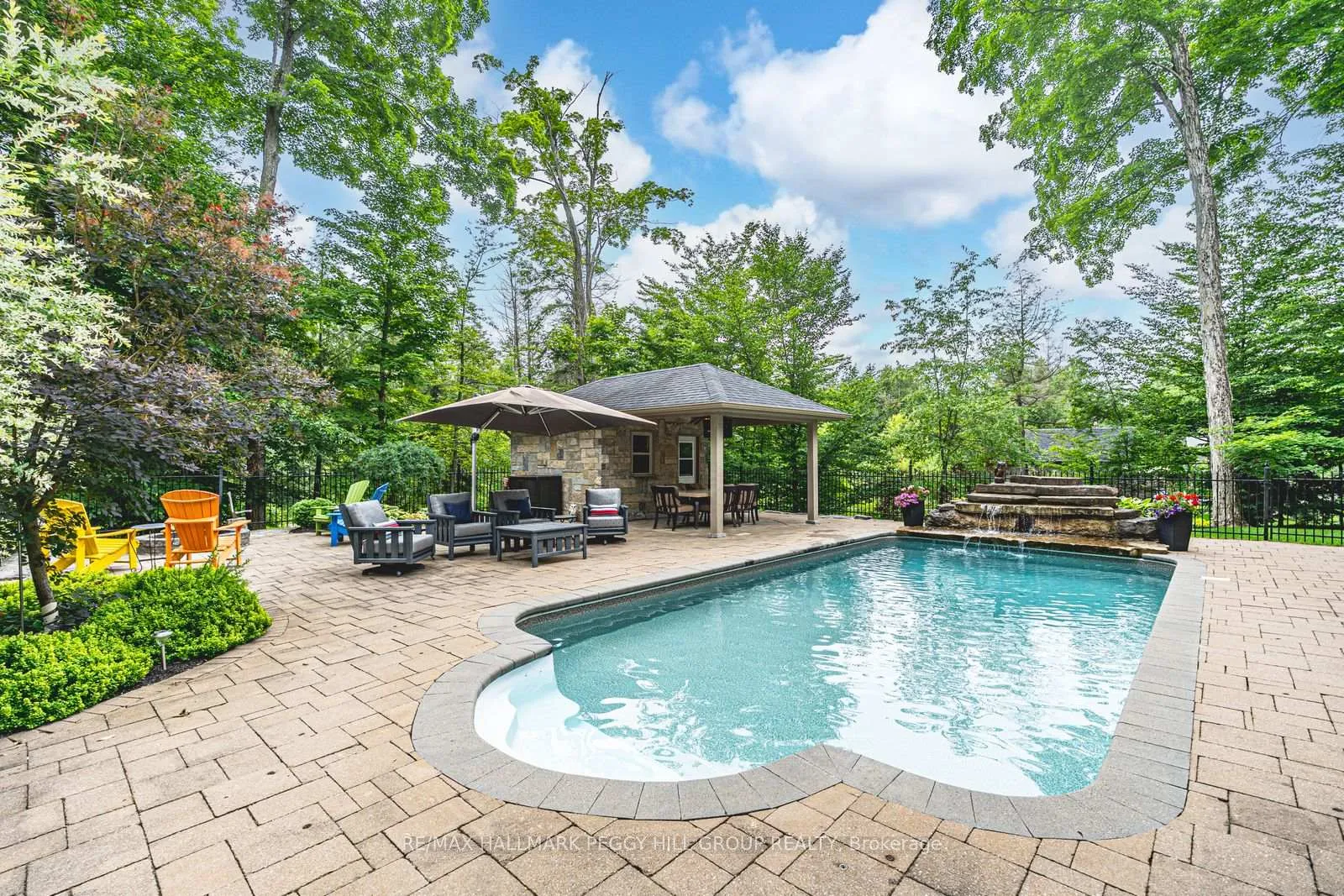 Photo 2 of 32 Gallagher Crescent, Springwater, Midhurst — HOMEH