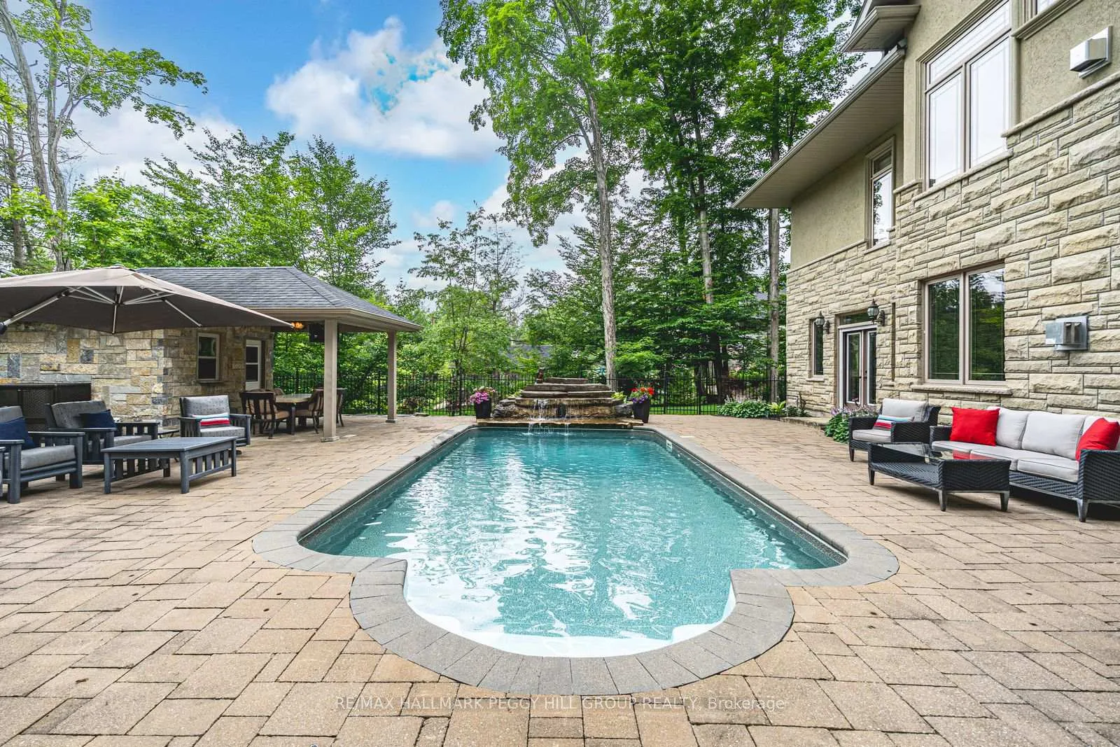 Photo 24 of 32 Gallagher Crescent, Springwater, Midhurst — HOMEH
