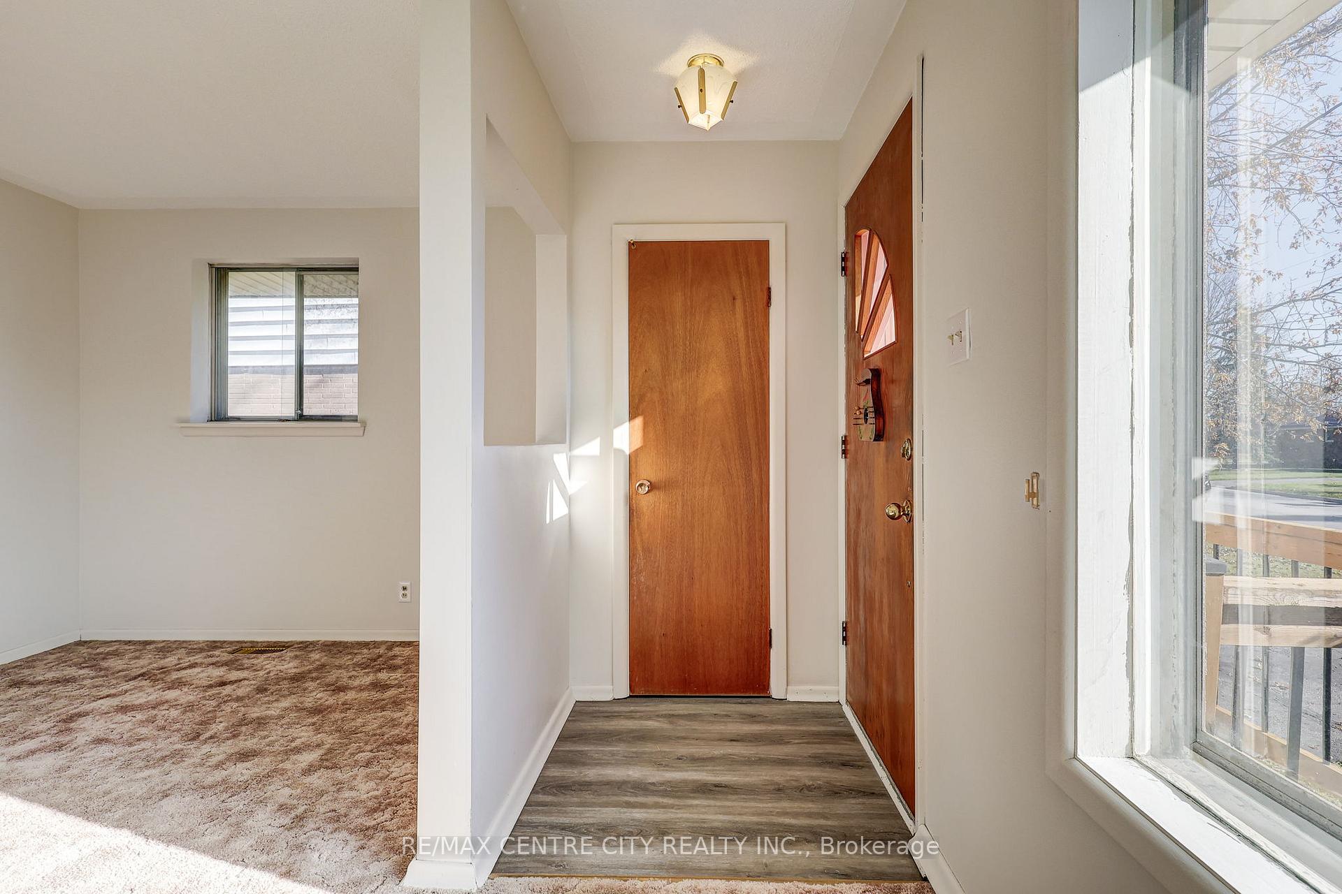 Photo 6 of 4 Brant Avenue, St. Thomas — HOMEH