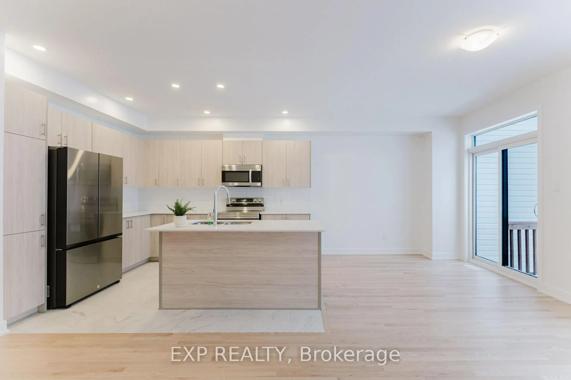 Photo 9 of 6042 David Weins Street, Ottawa, Stittsville (South) — HOMEH