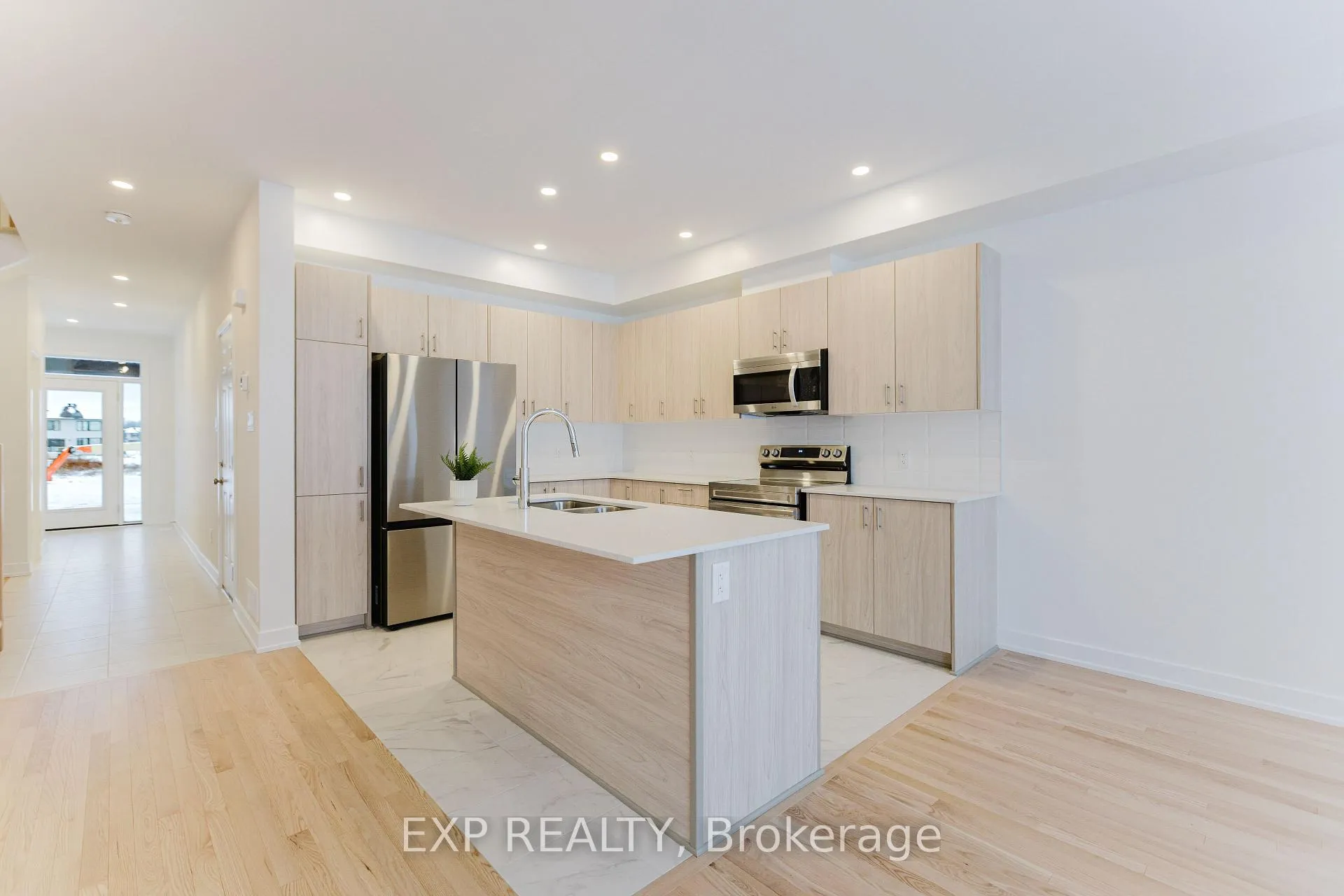 Photo 10 of 6042 David Weins Street, Ottawa, Stittsville (South) — HOMEH